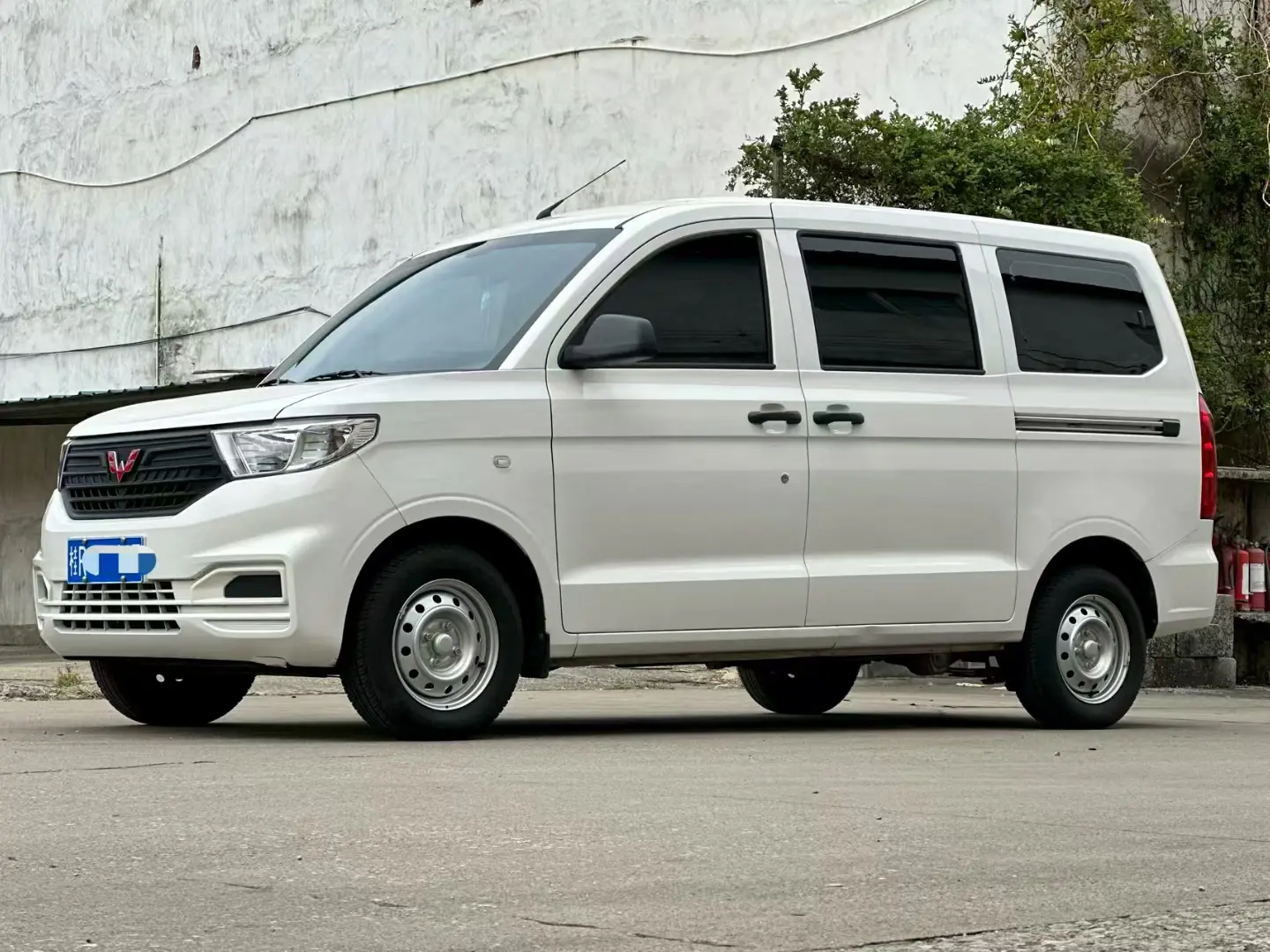 Wuling Hongguang V  из Китая