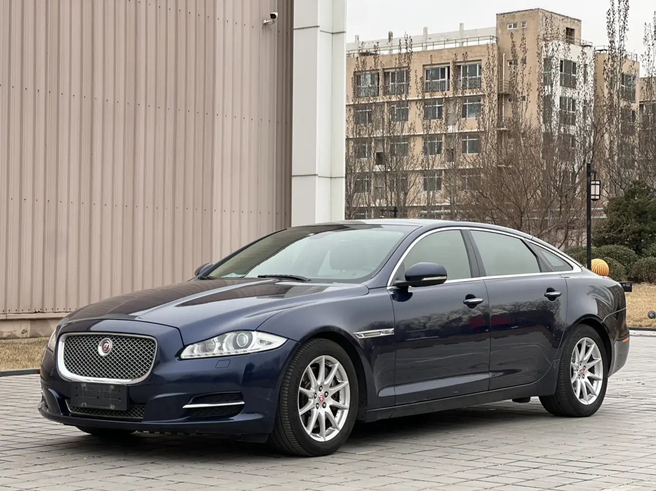 Jaguar XJ