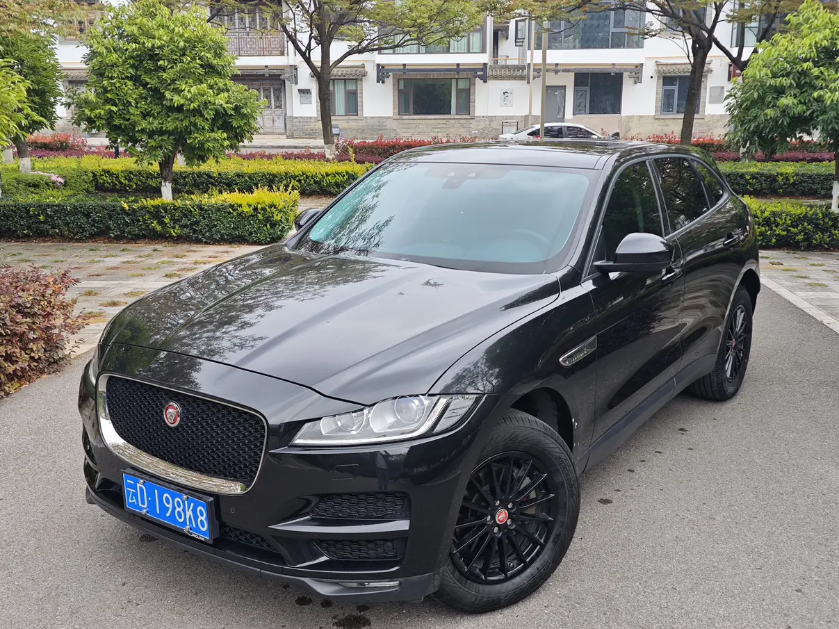Jaguar F-PACE