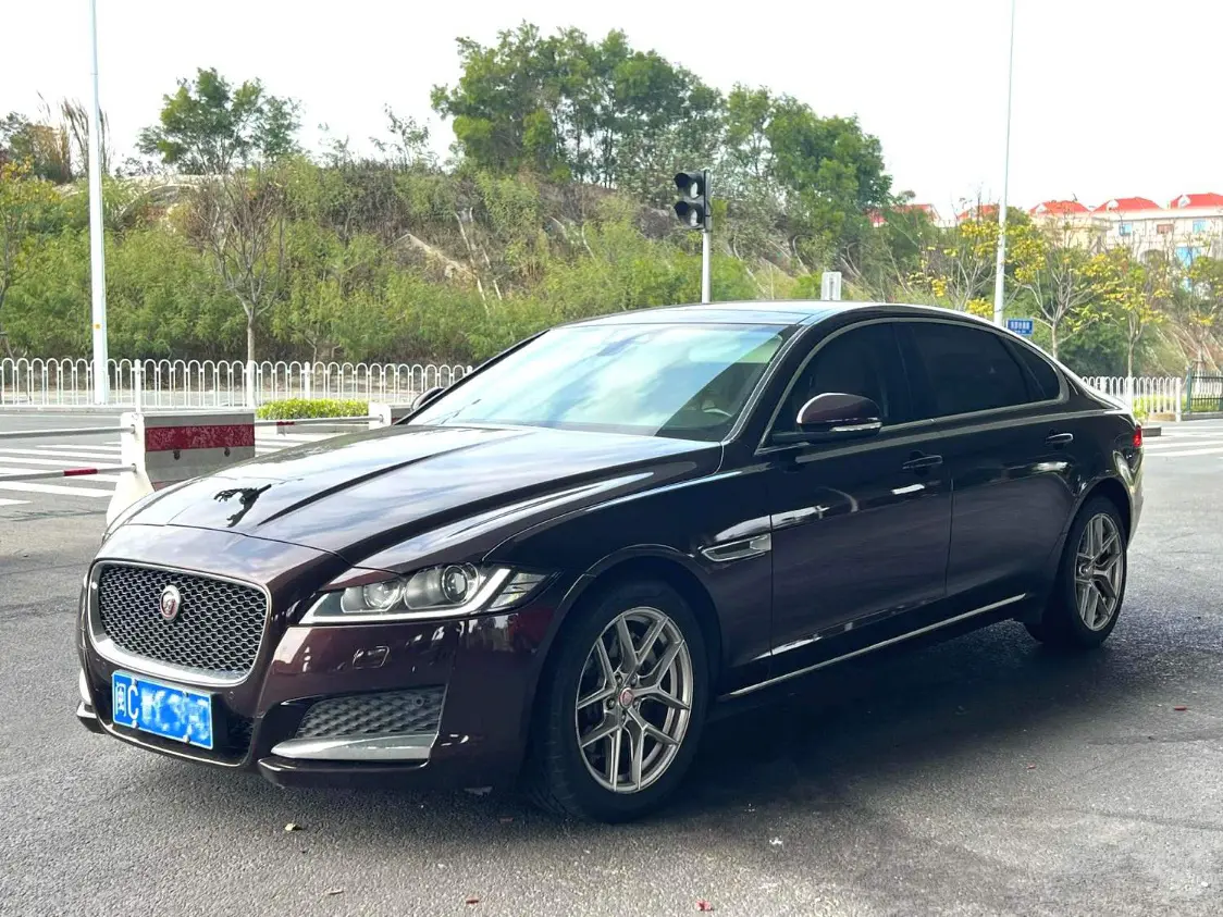 Jaguar XFL