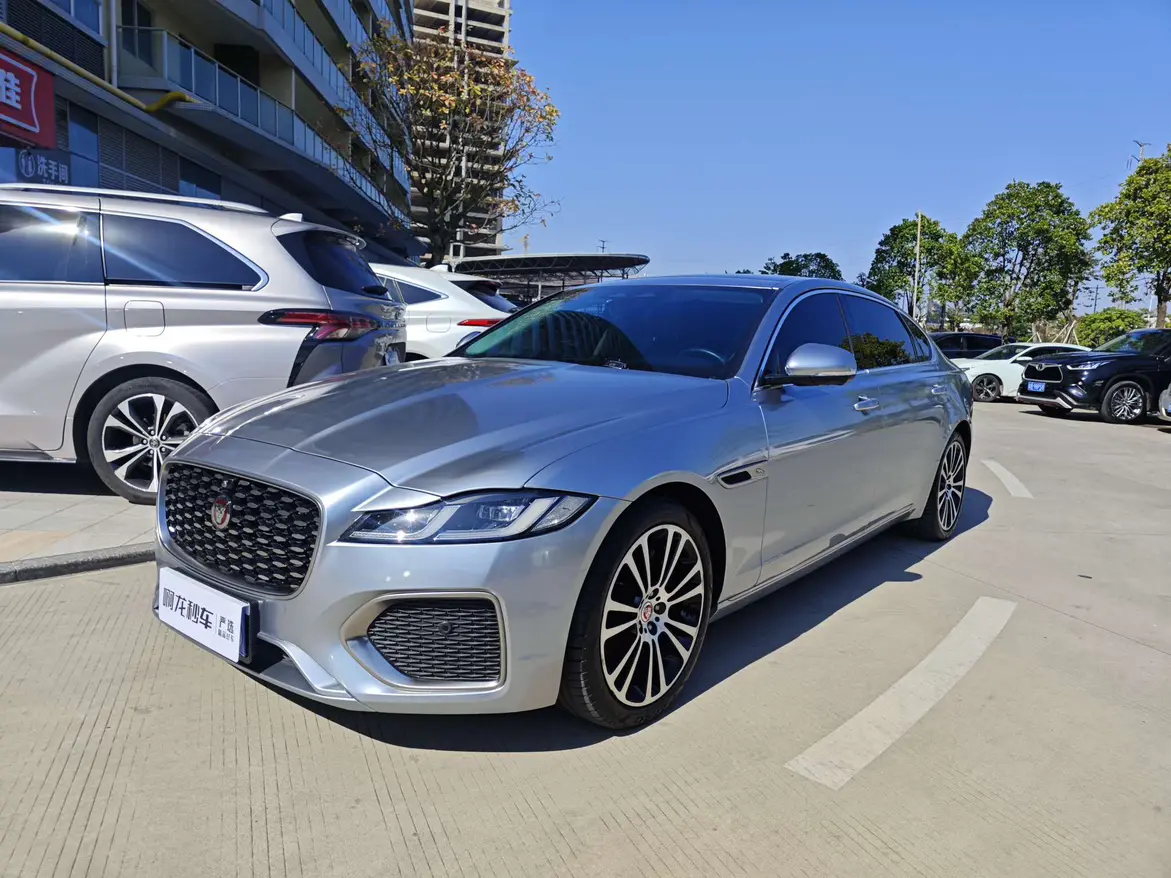 Jaguar XFL