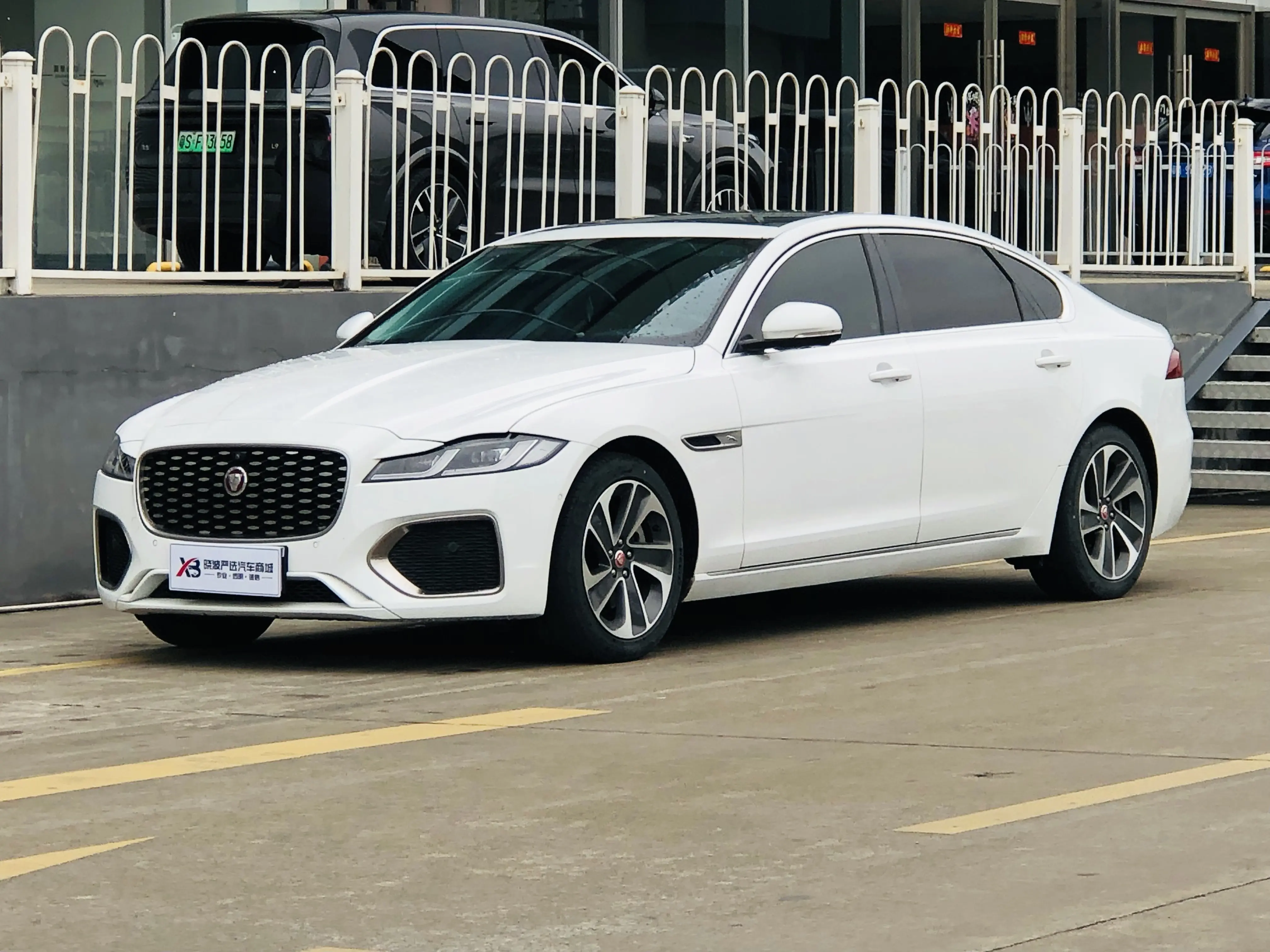 Jaguar XFL