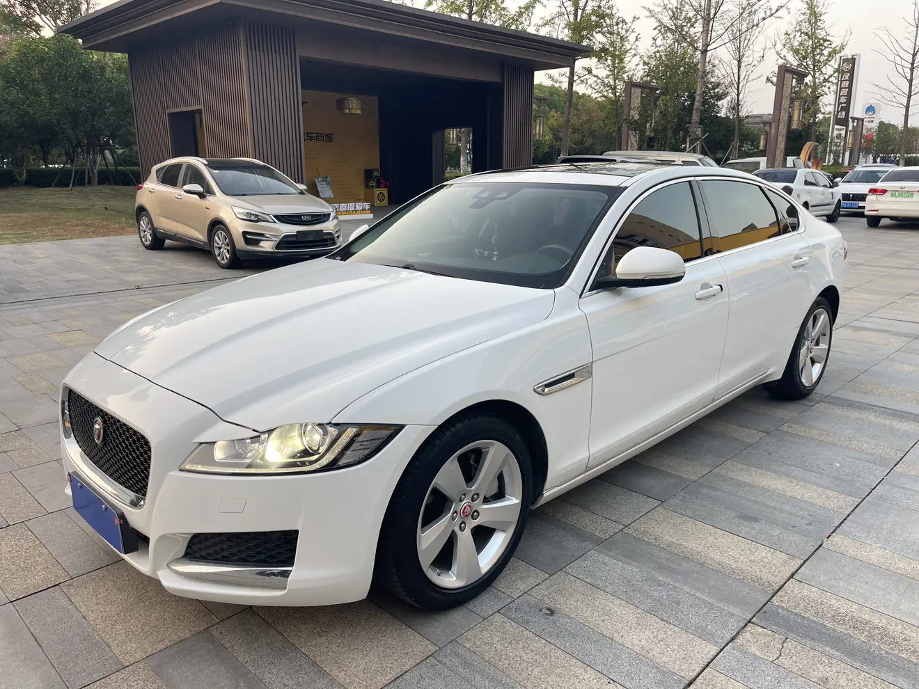 Jaguar XFL
