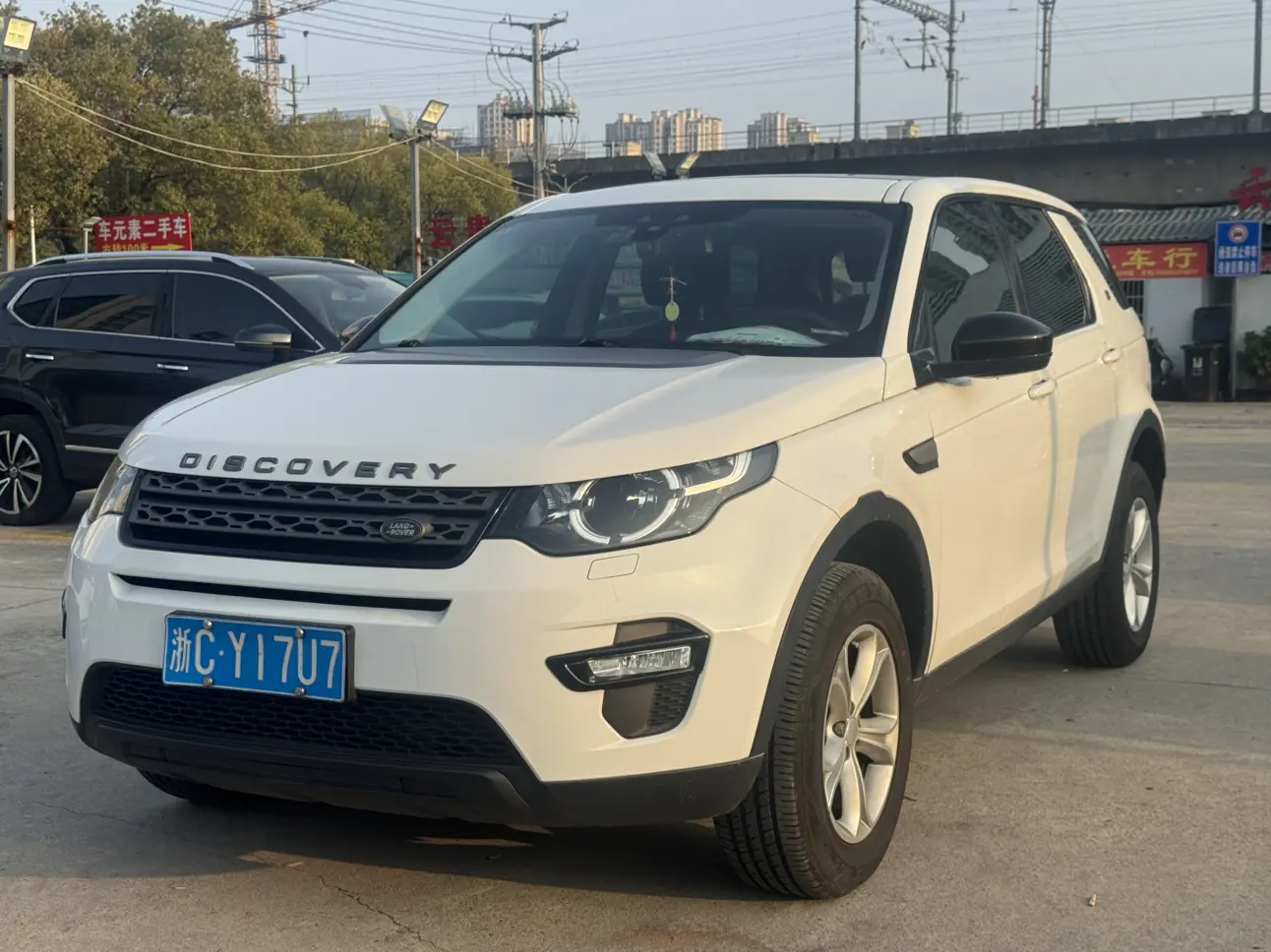 Land Rover Discover the magic