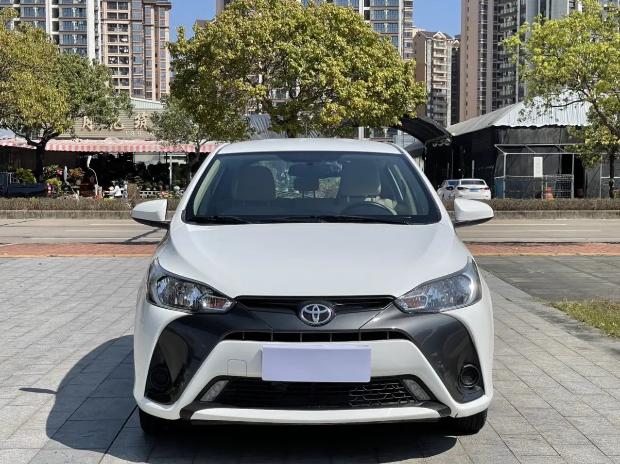 Toyota Yaris L  из Китая