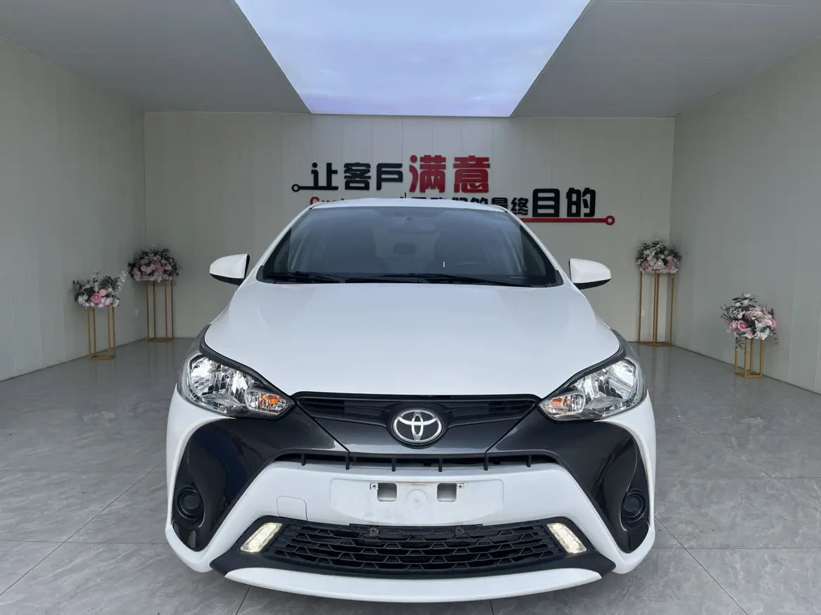 Toyota Yaris L  из Китая