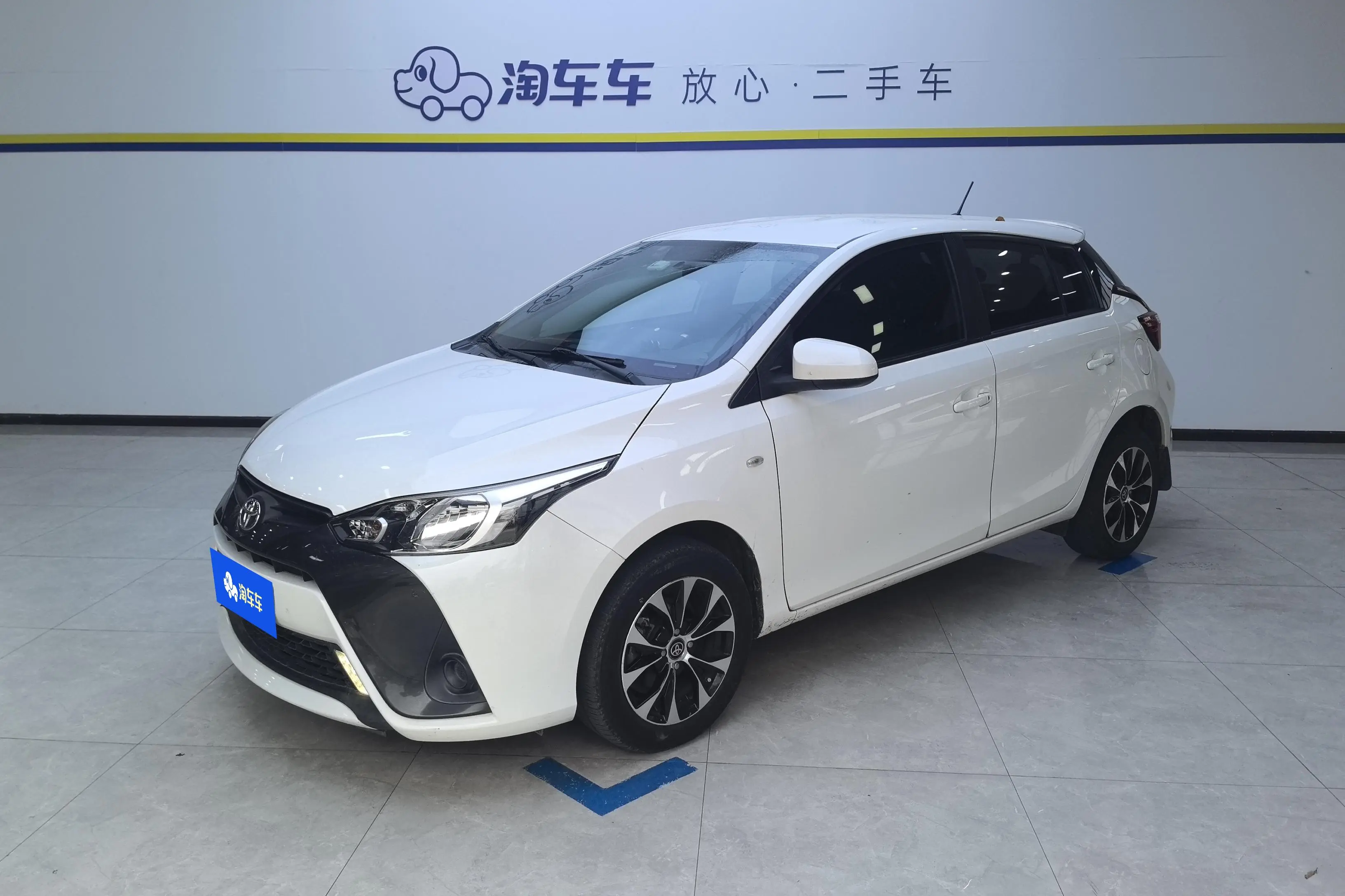 Toyota Yaris L  из Китая