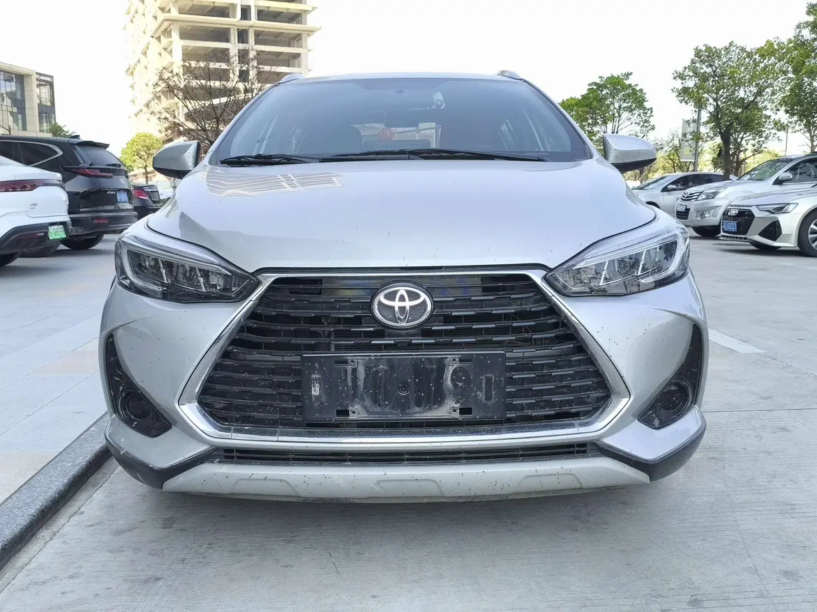 Toyota Yaris L  из Китая