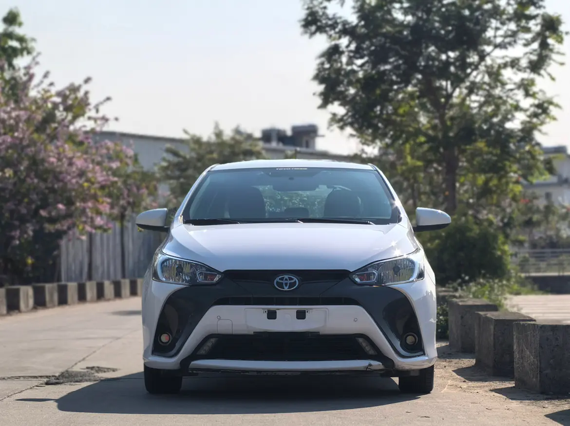 Toyota Yaris L  из Китая