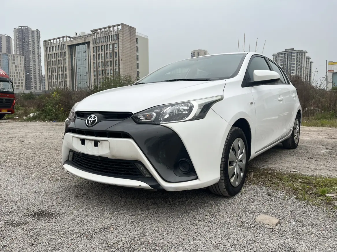 Toyota Yaris L  из Китая