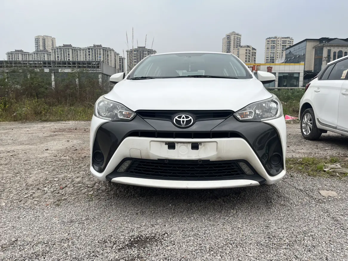 Toyota Yaris L  из Китая