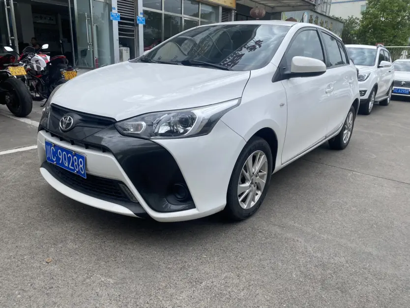 Toyota Yaris L  из Китая
