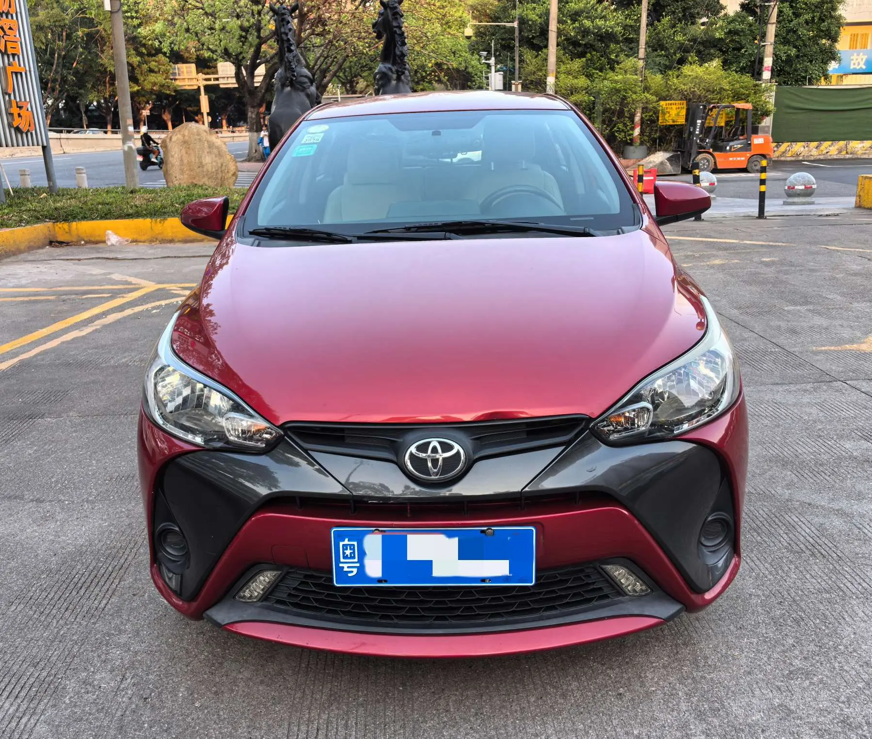 Toyota Yaris L  из Китая