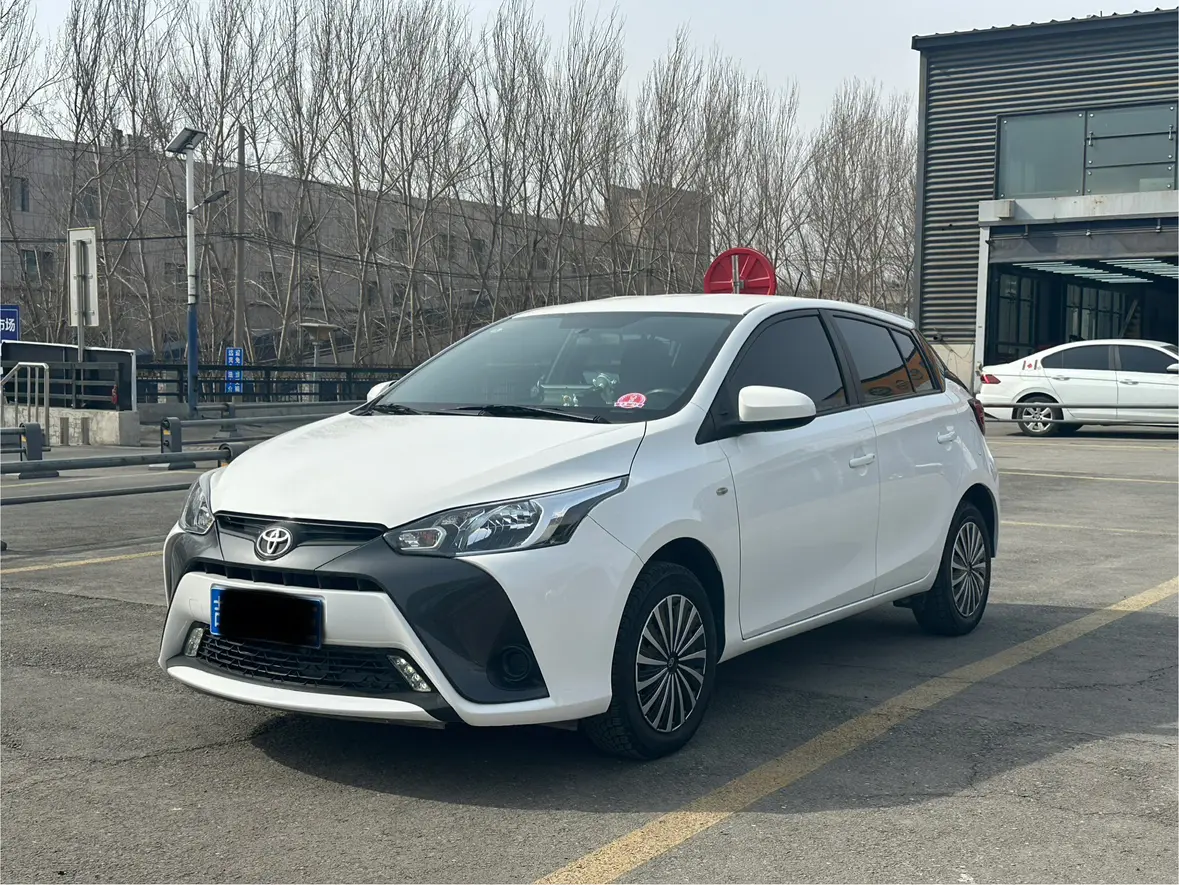 Toyota Yaris L  из Китая