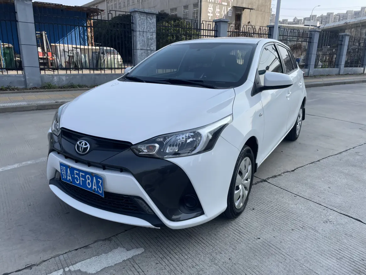 Toyota Yaris L  из Китая