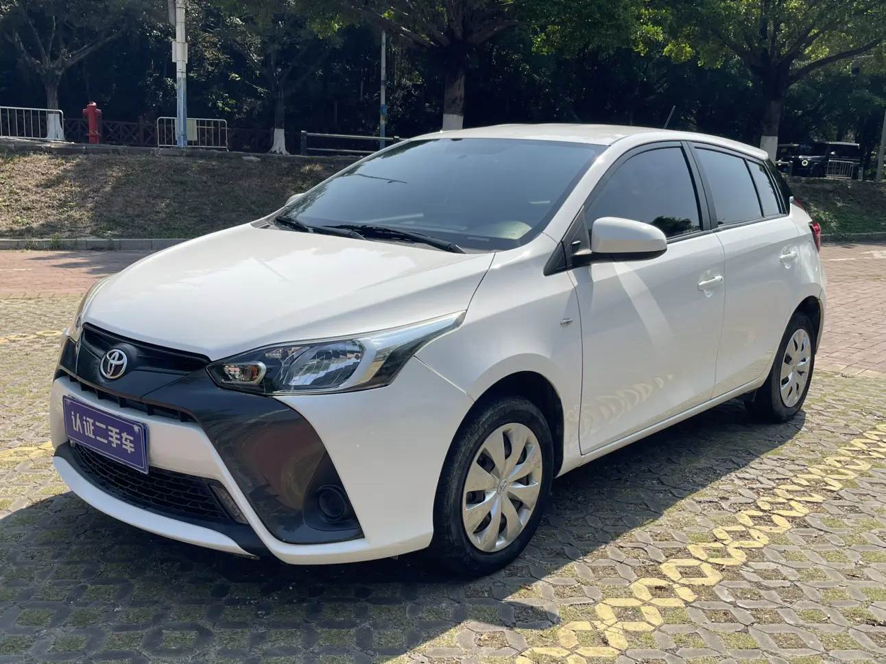 Toyota Yaris L  из Китая