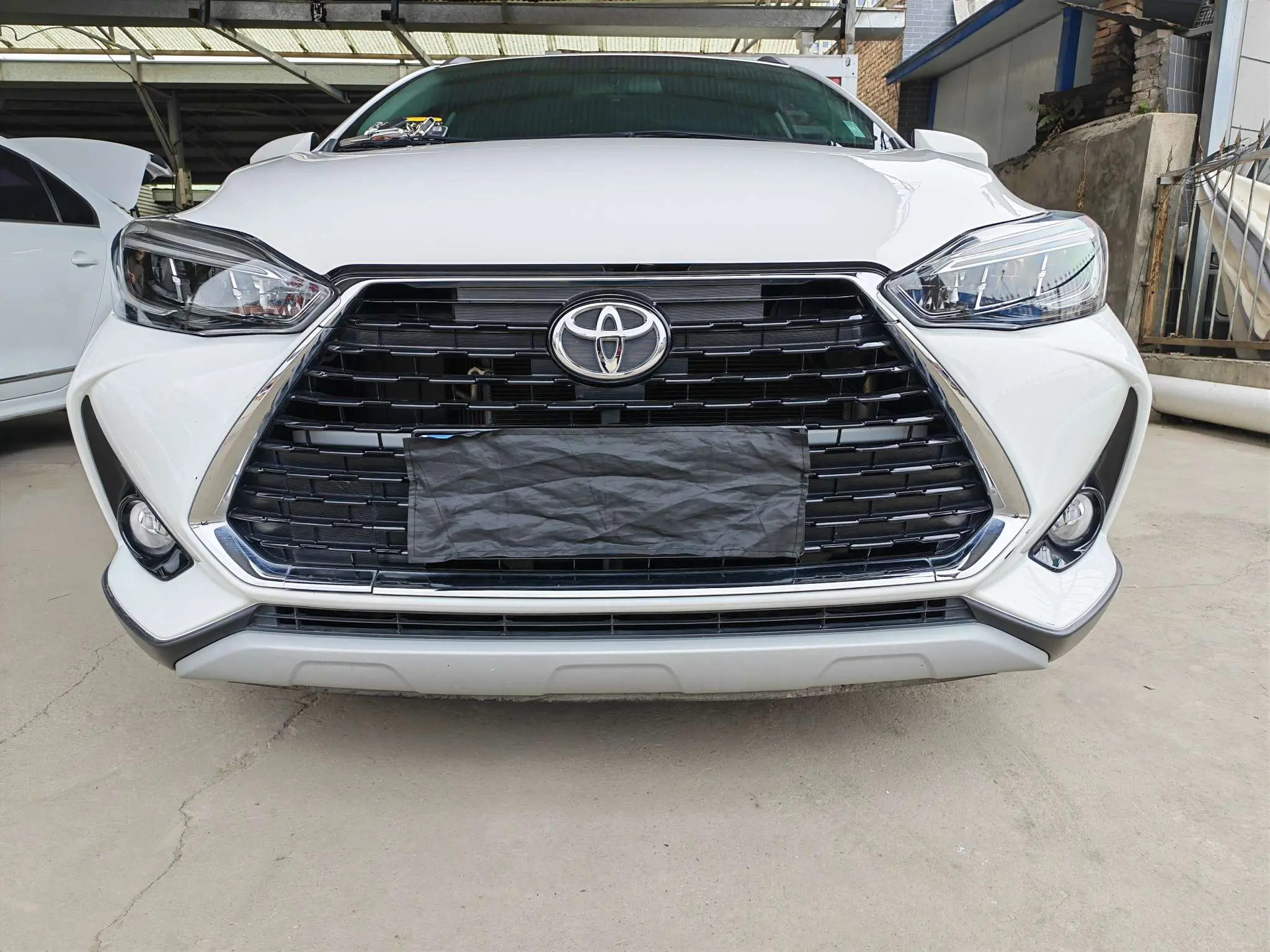 Toyota Yaris L  из Китая