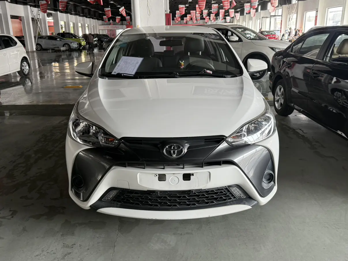 Toyota Yaris L  из Китая