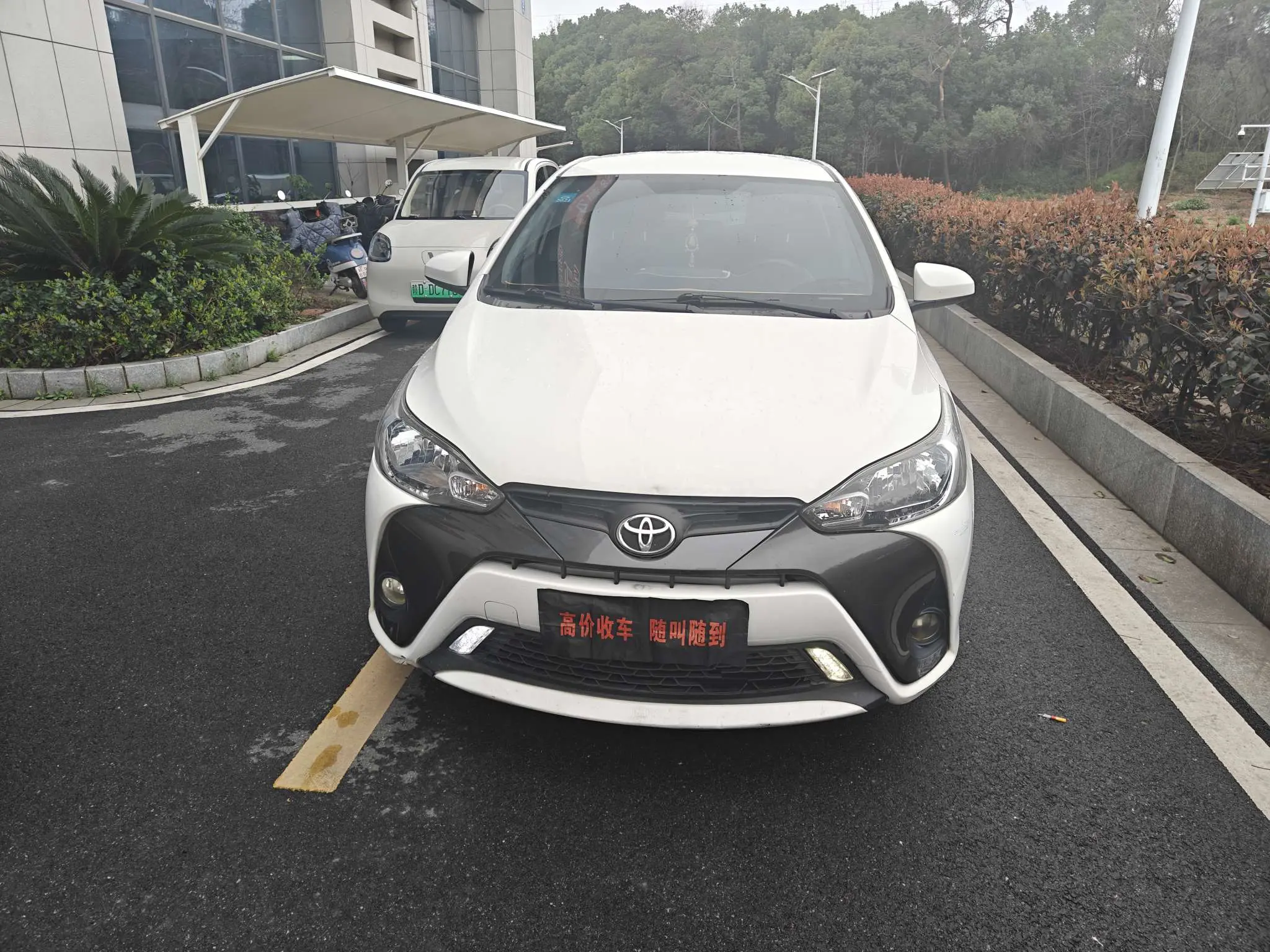 Toyota Yaris L  из Китая