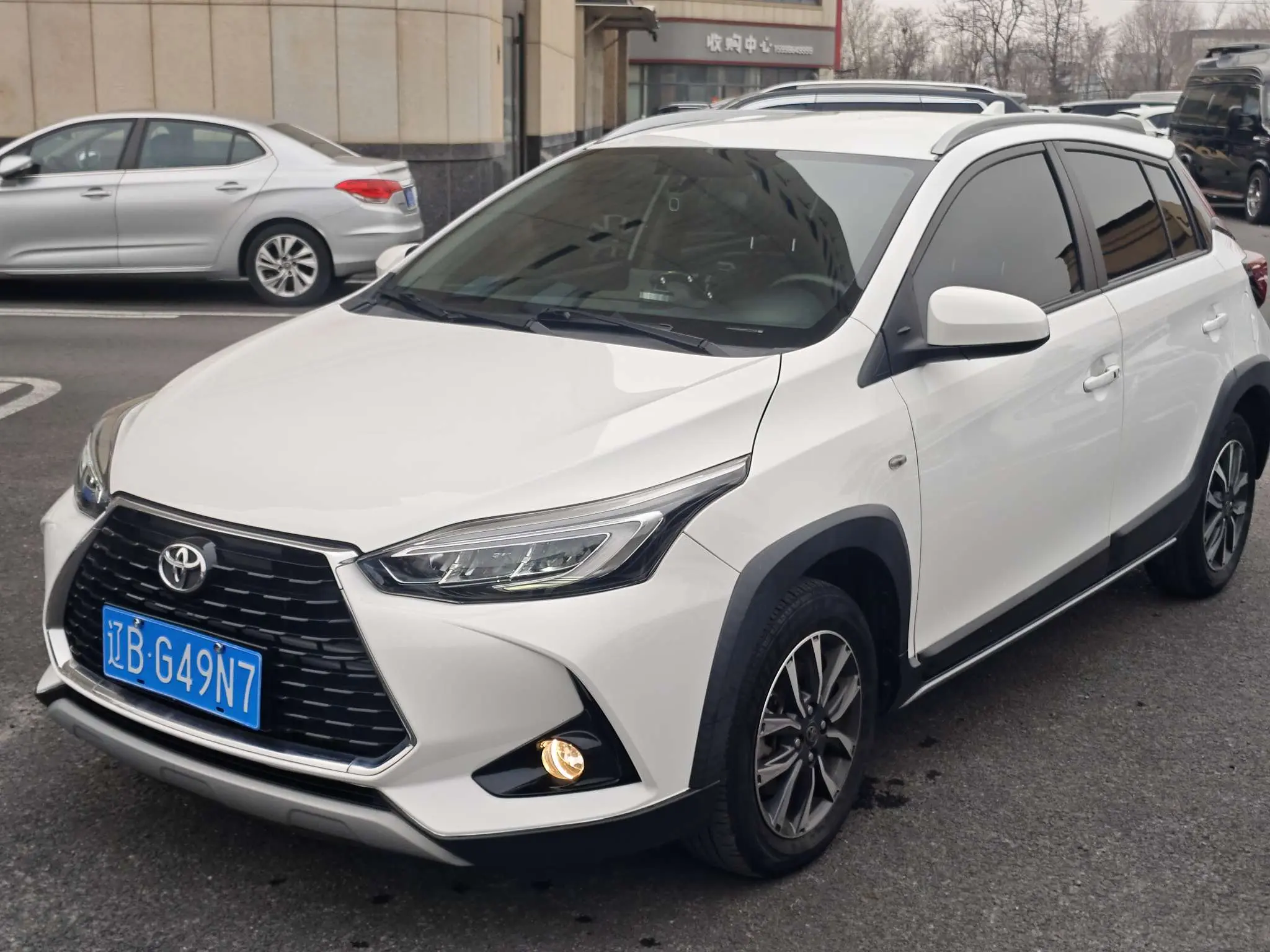 Toyota Yaris L  из Китая