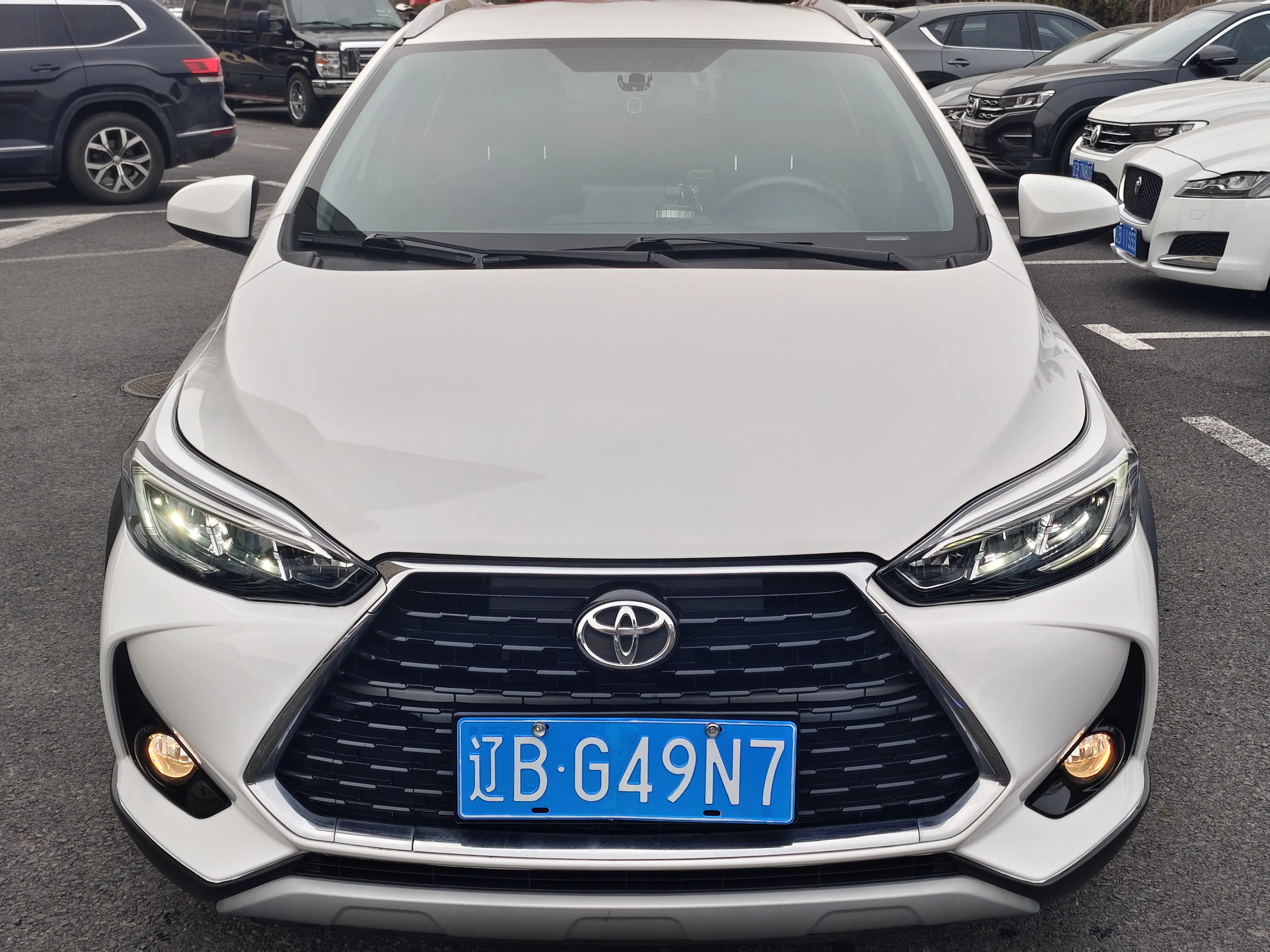 Toyota Yaris L  из Китая