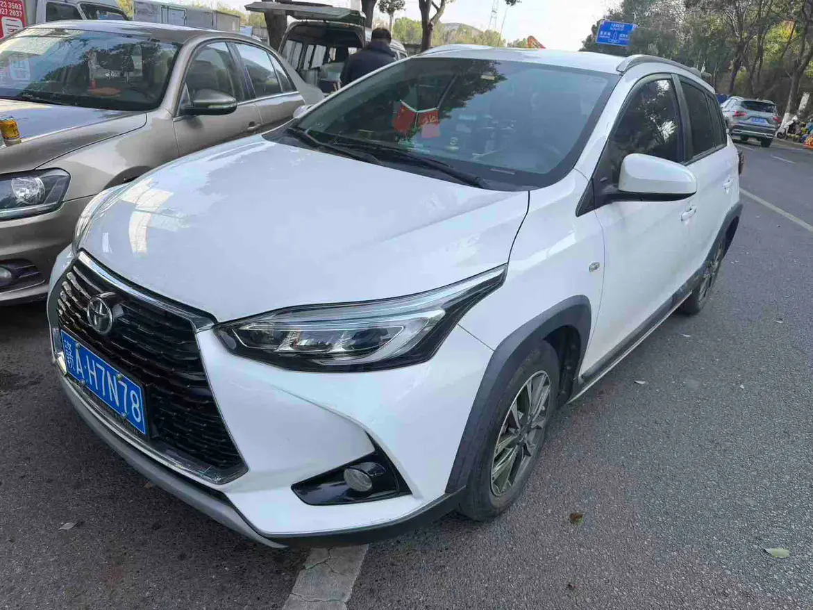 Toyota Yaris L
