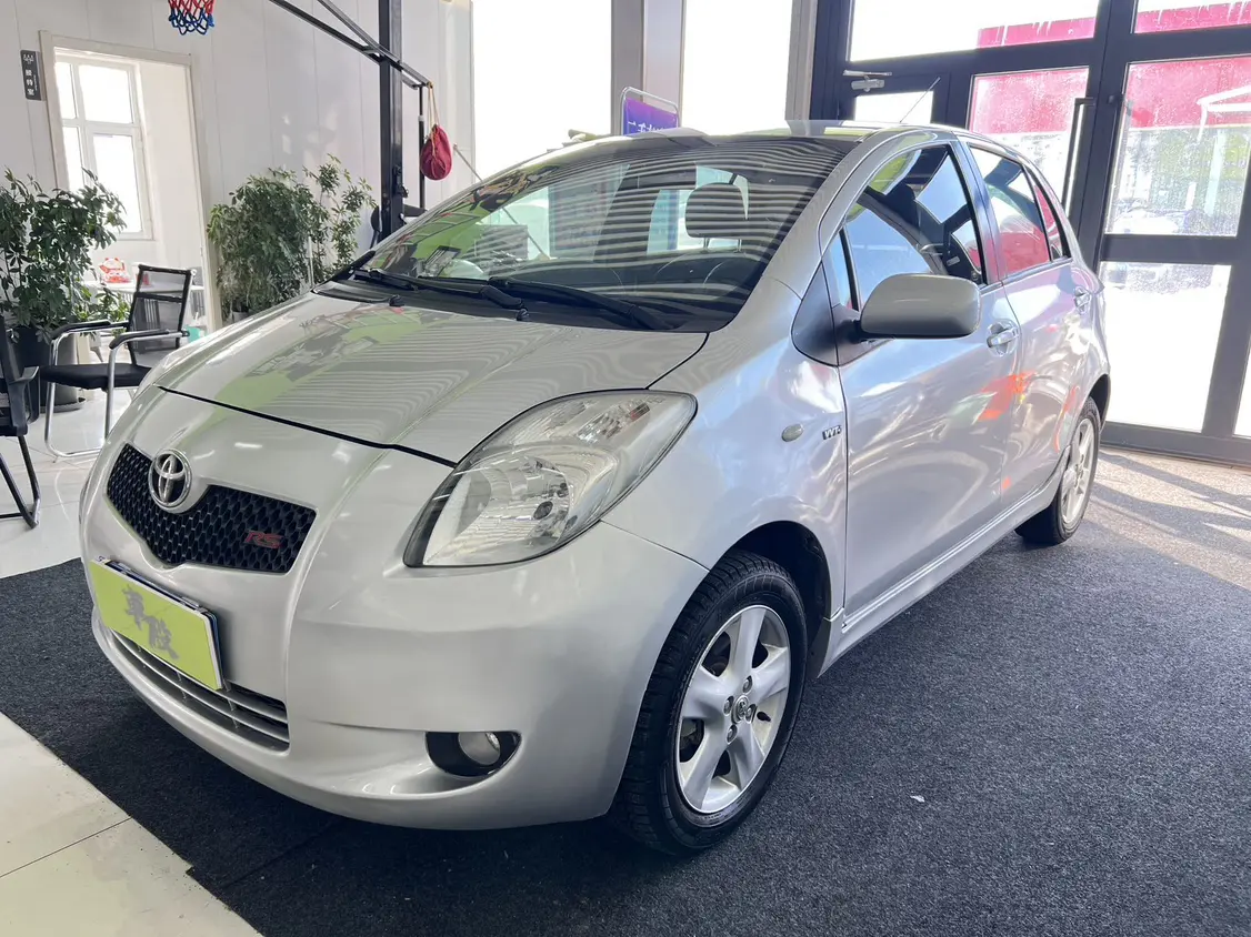 Toyota Yaris  из Китая