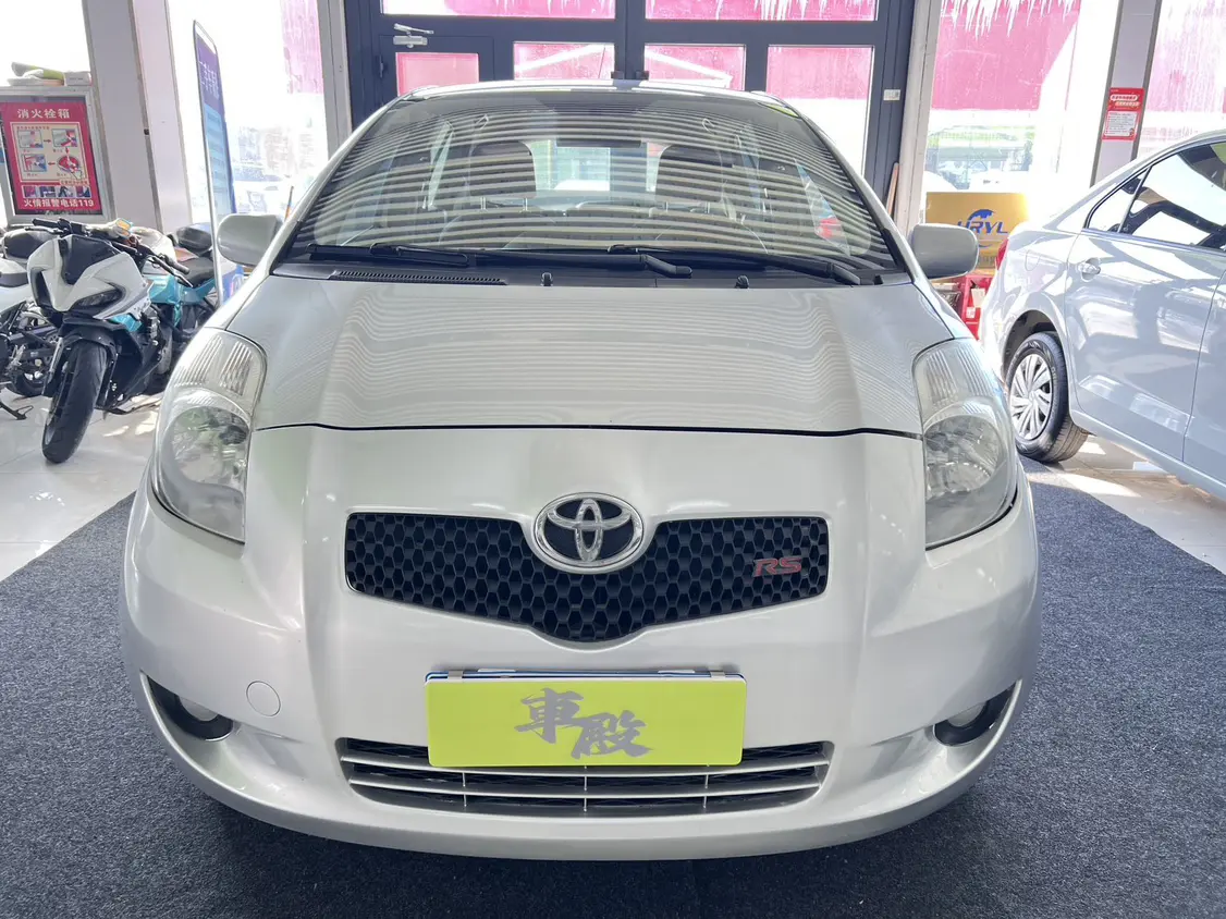 Toyota Yaris  из Китая