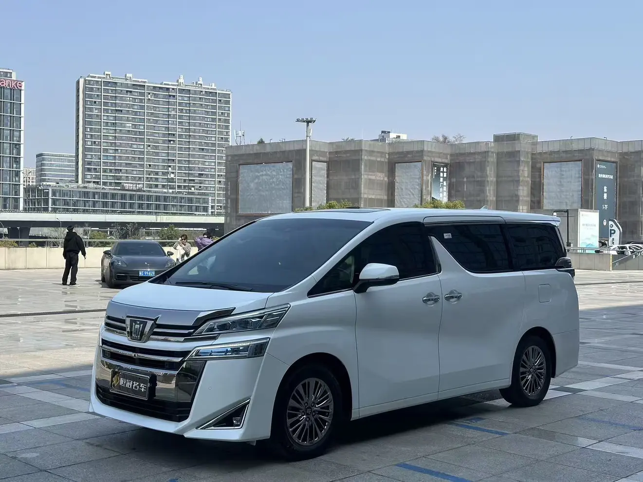 Toyota Crown Wellfire