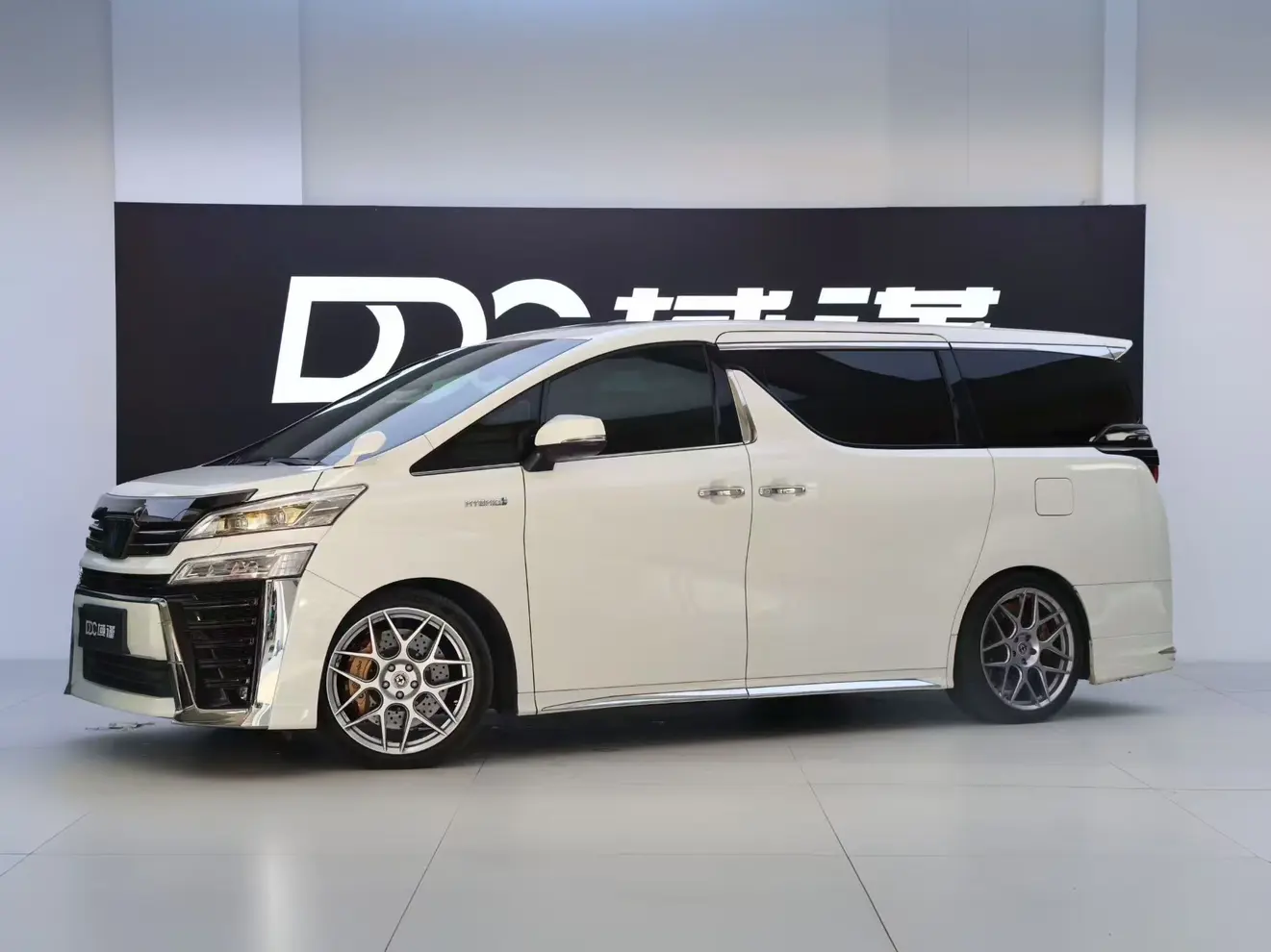 Toyota Crown Wellfire