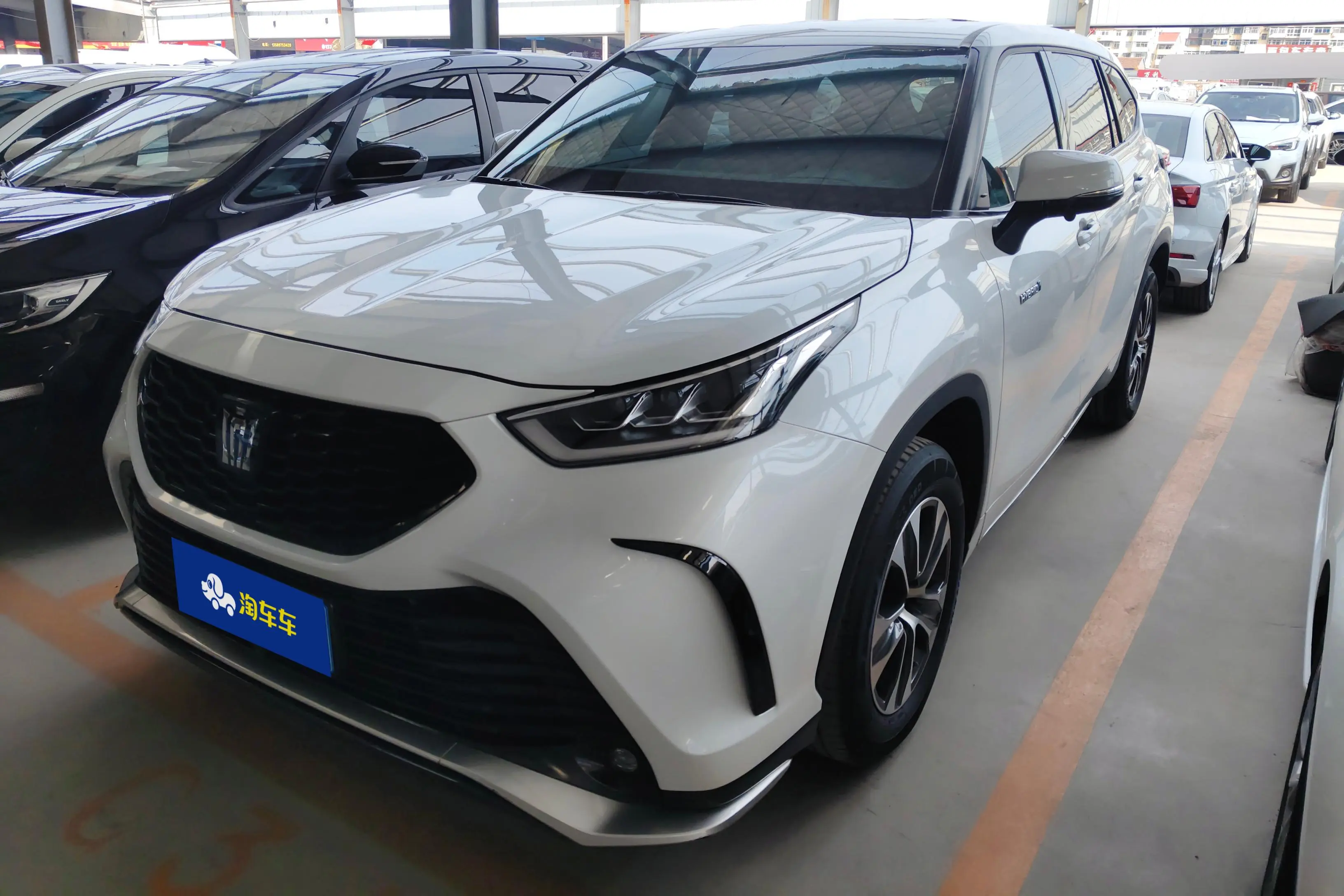 Toyota Crown Kluger