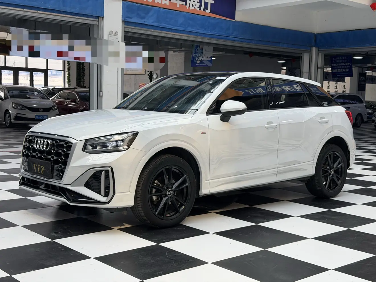 Audi Q2L
