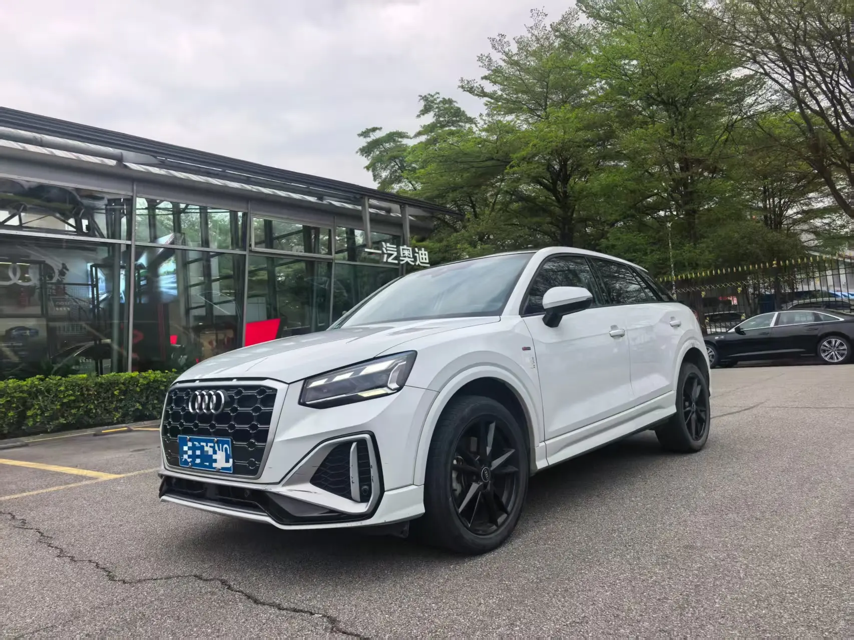 Audi Q2L