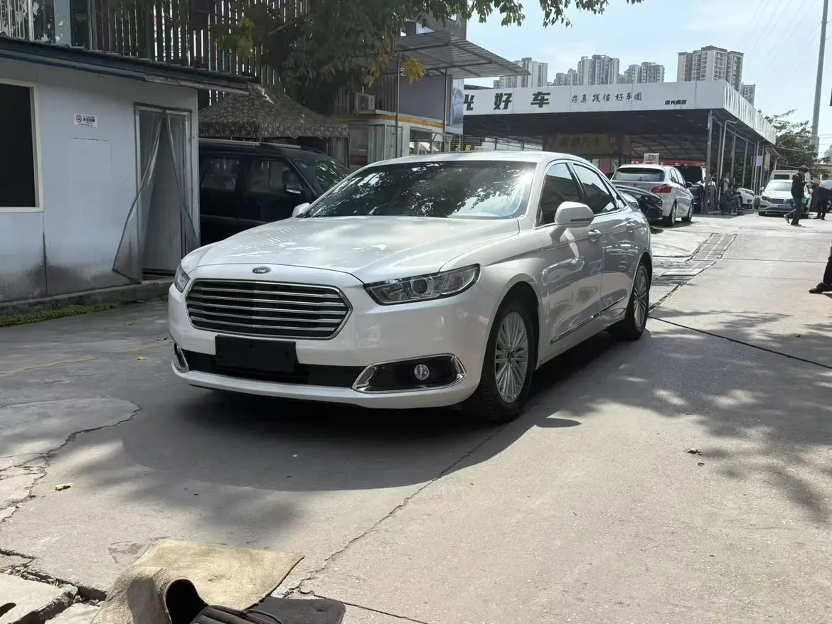 Ford Taurus