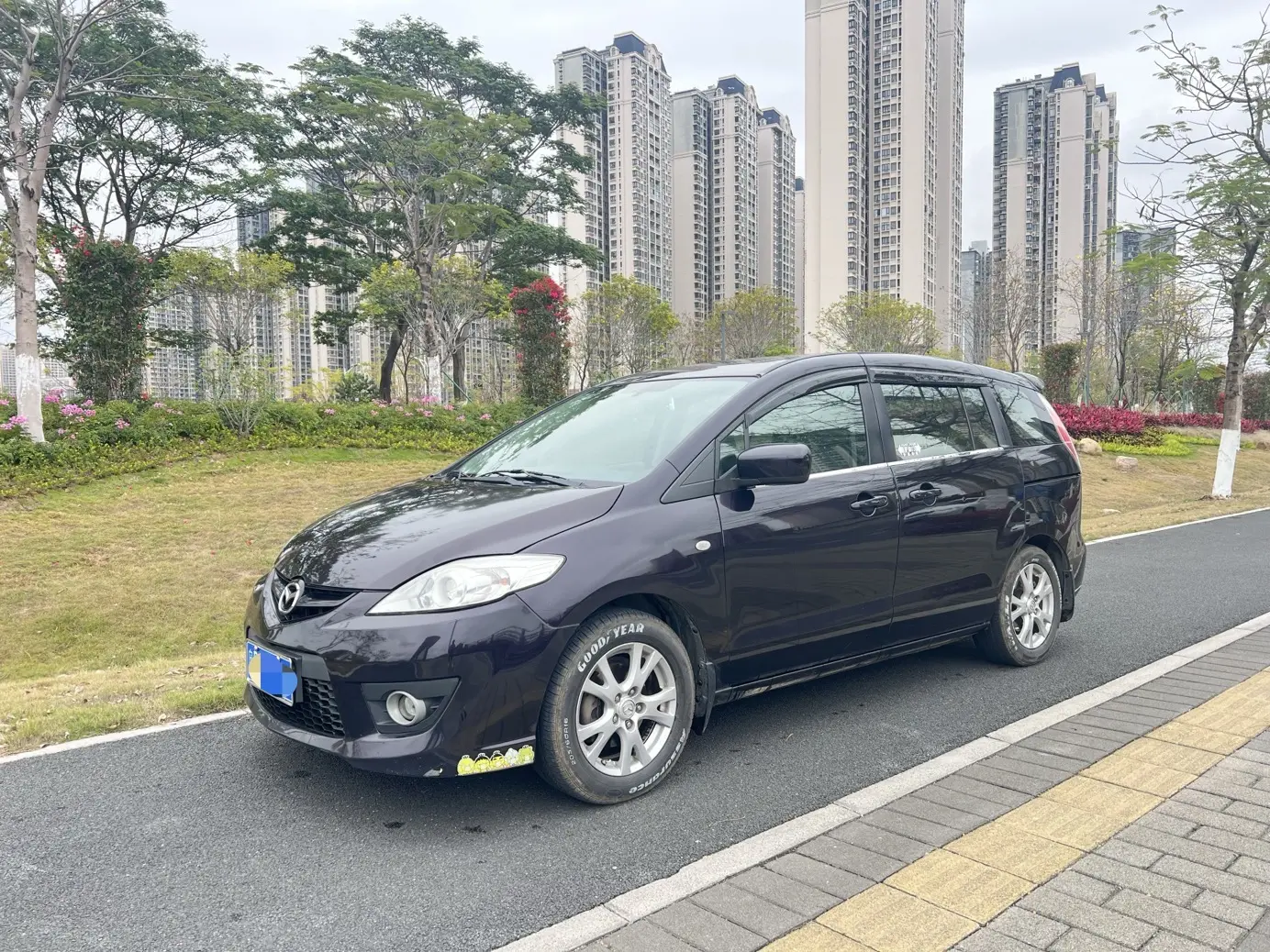 Mazda 5