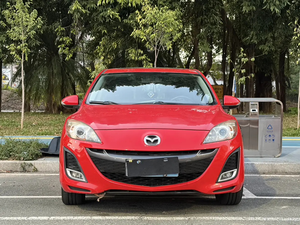 Mazda Axela (Mazda3)  из Китая