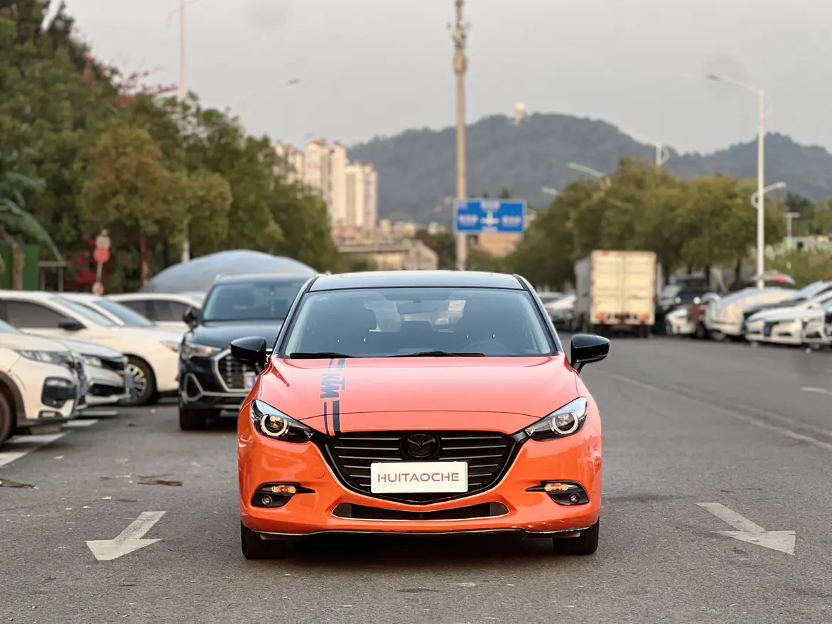 Mazda Axela (Mazda3)  из Китая