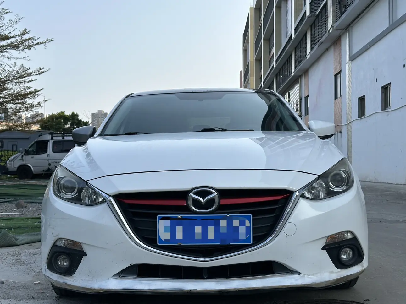 Mazda Axela (Mazda3)  из Китая