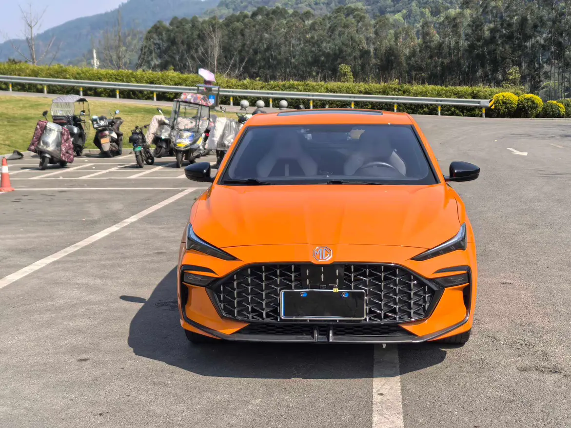 MG 6  из Китая