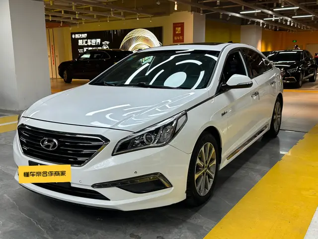 Hyundai Sonata nine