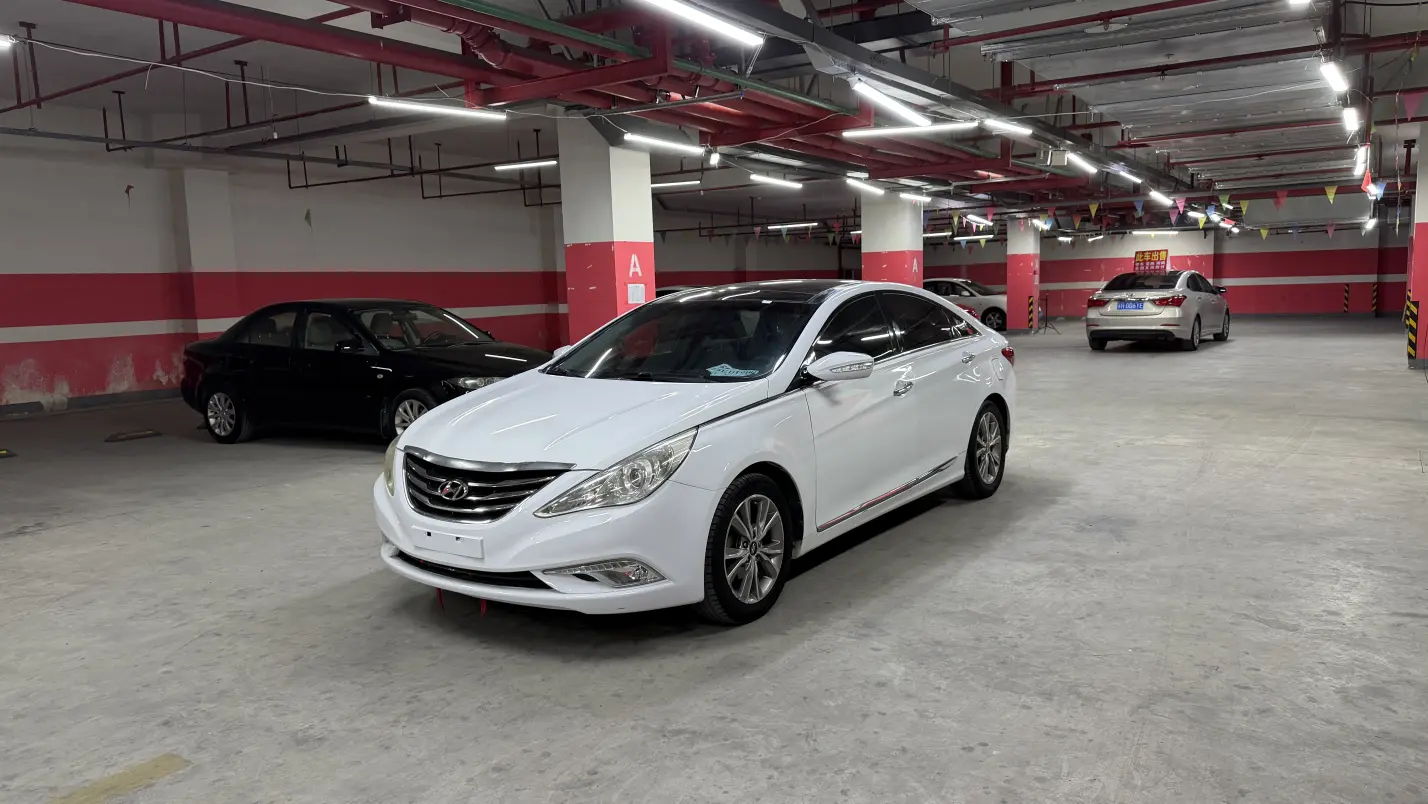 Hyundai Sonata eight
