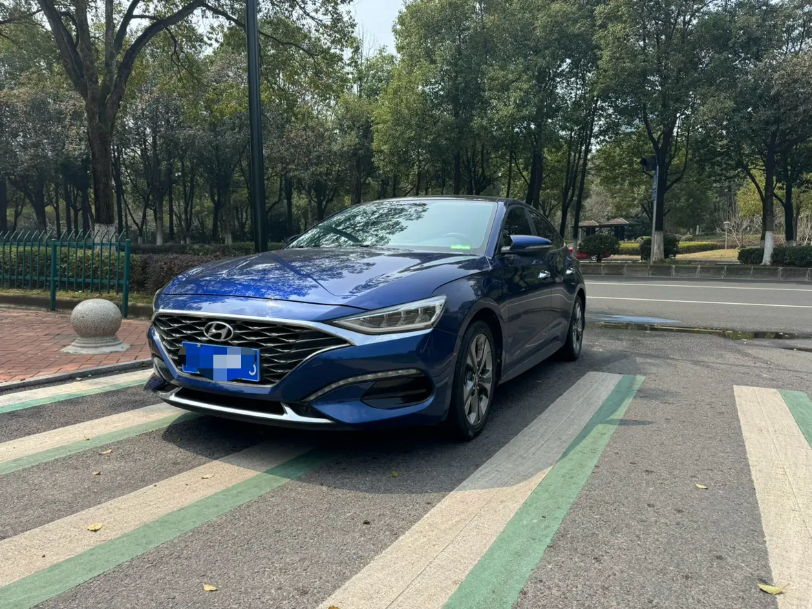 Hyundai Lafesta