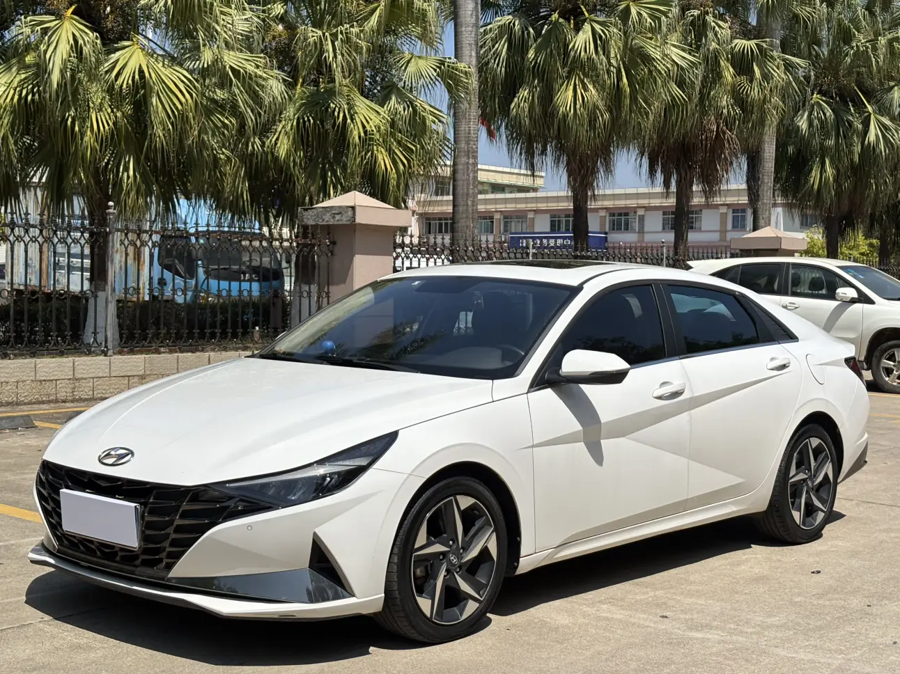 Hyundai Elantra  из Китая