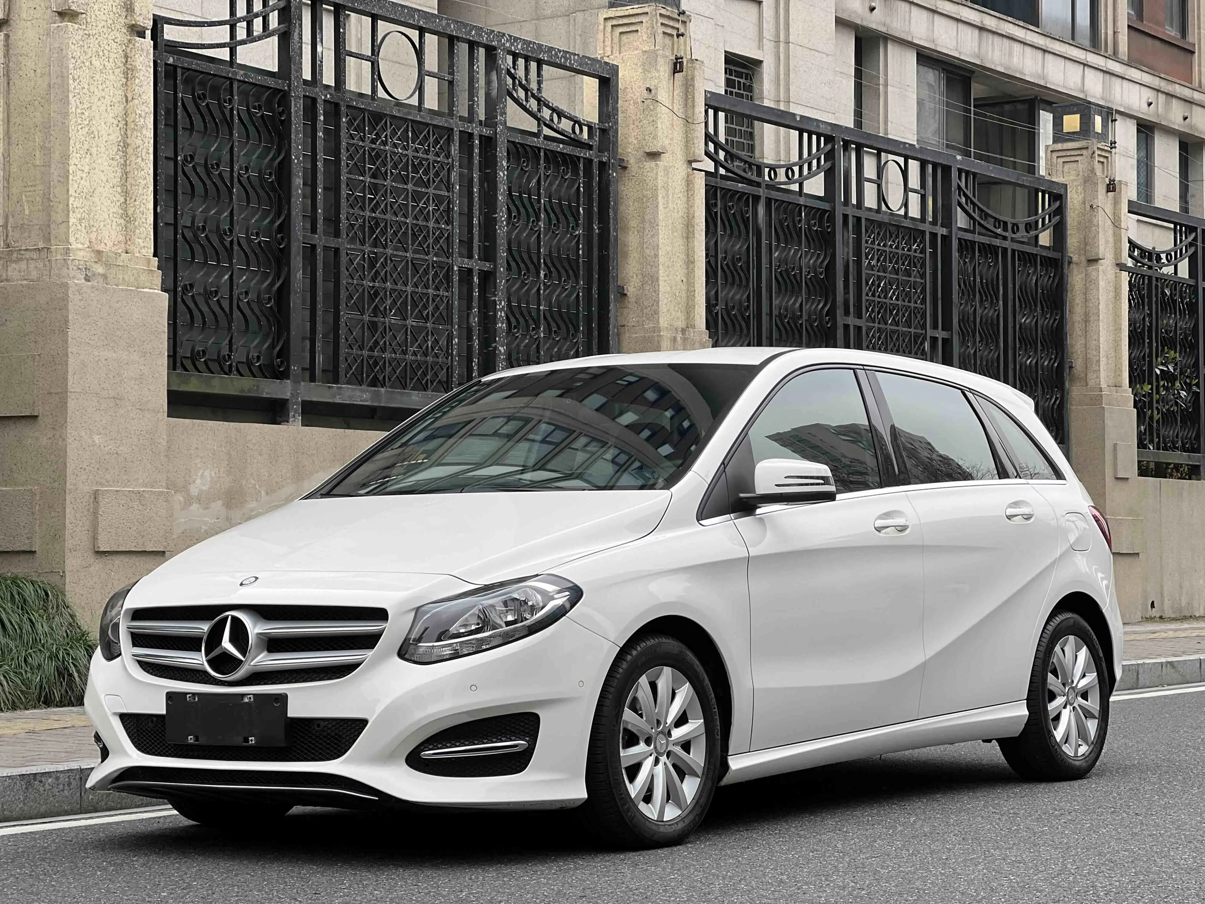 Mercedes-Benz Mercedes Benz B Class  из Китая