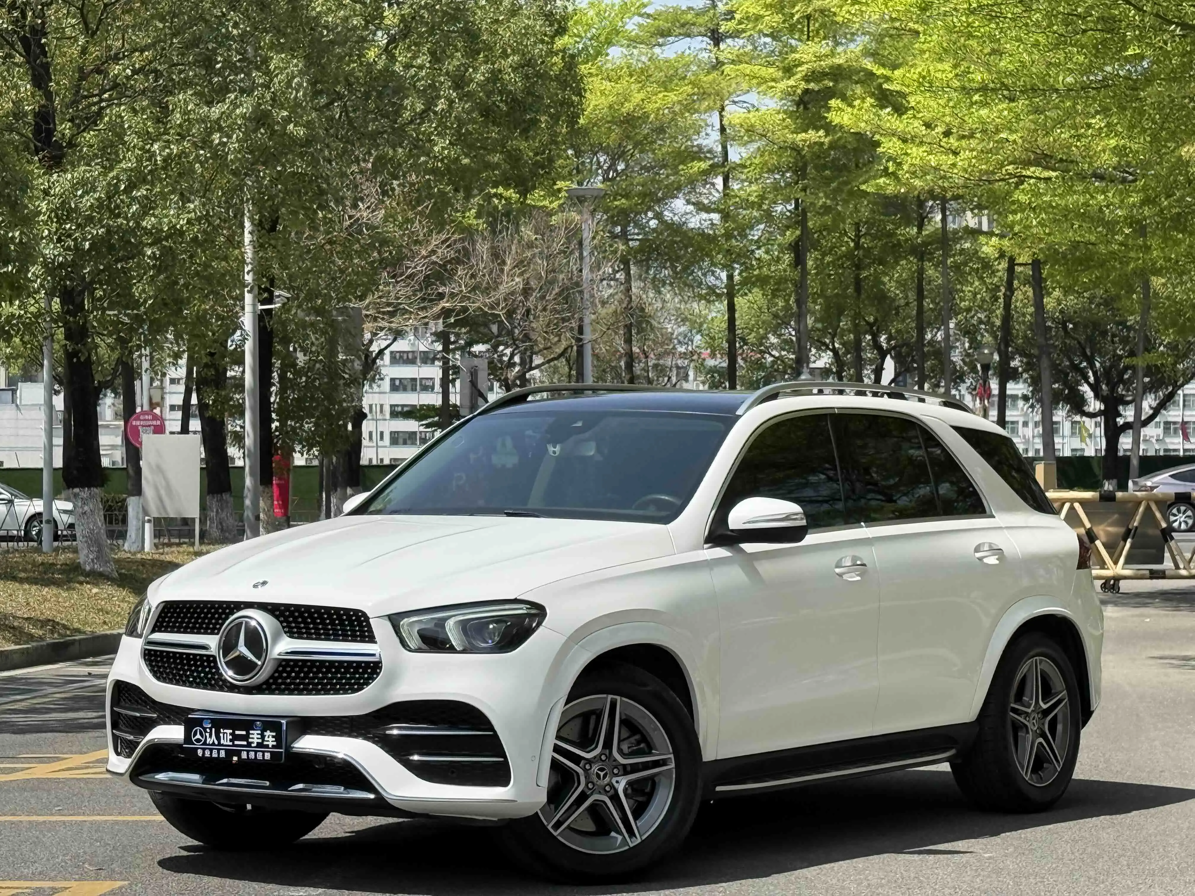 Mercedes-Benz GLE (Imported)