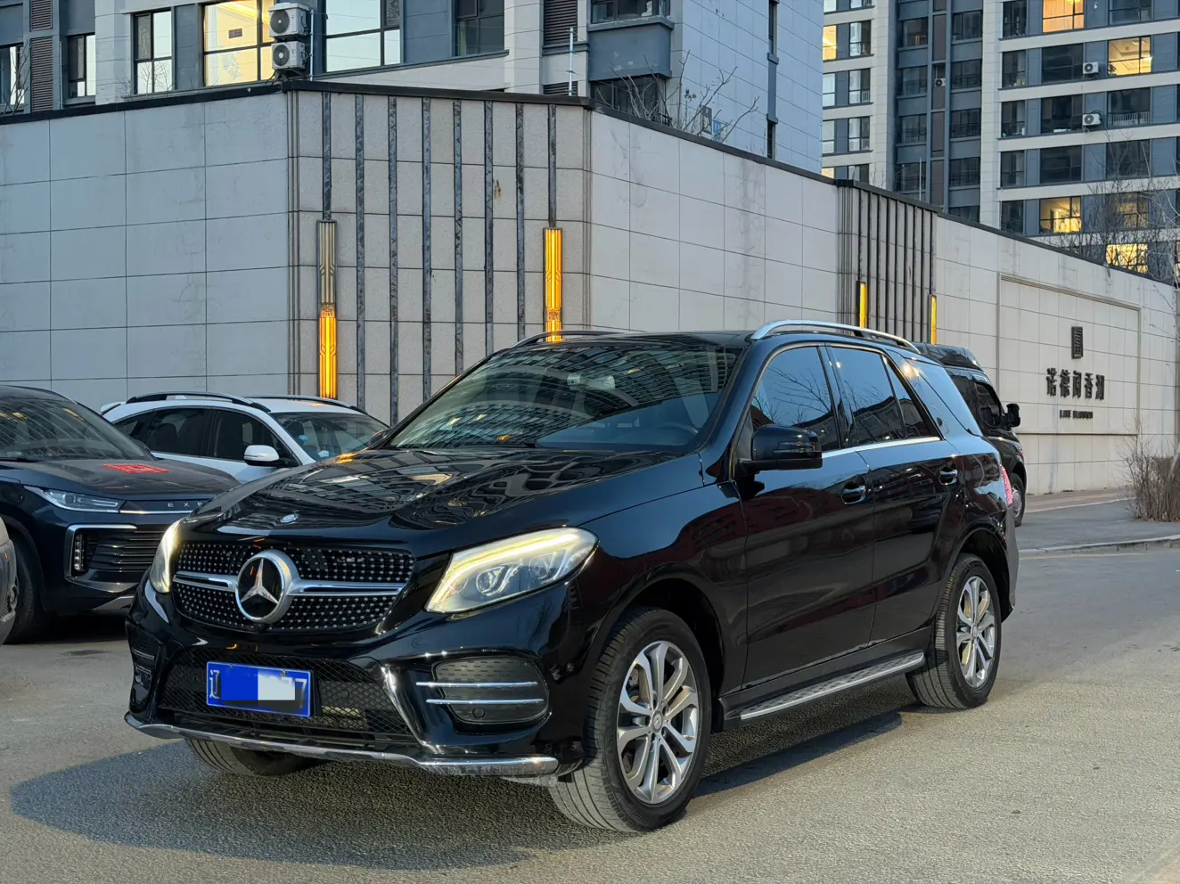 Mercedes-Benz GLE (Imported)