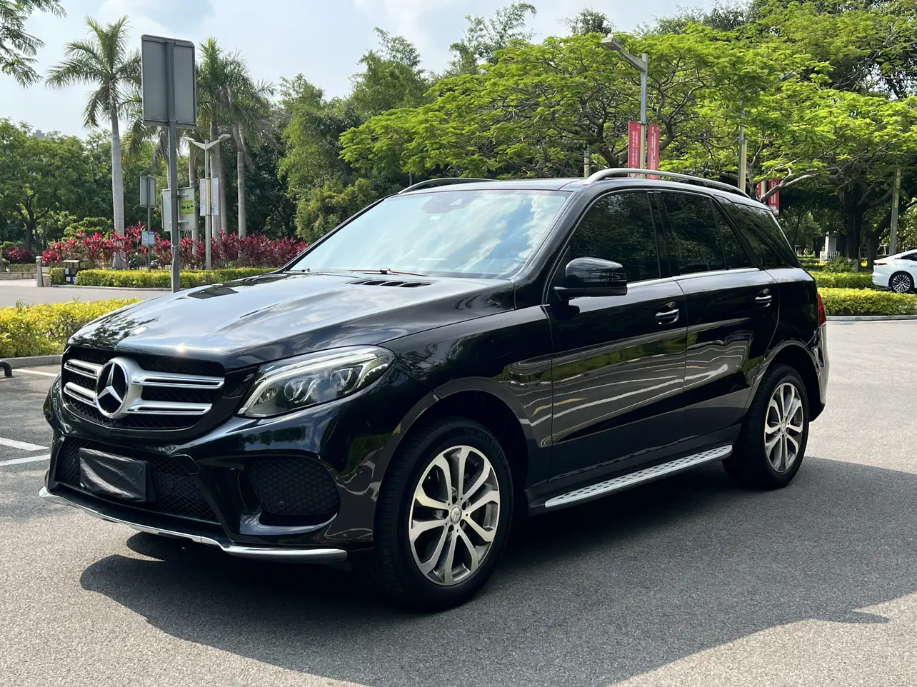 Mercedes-Benz GLE (Imported)