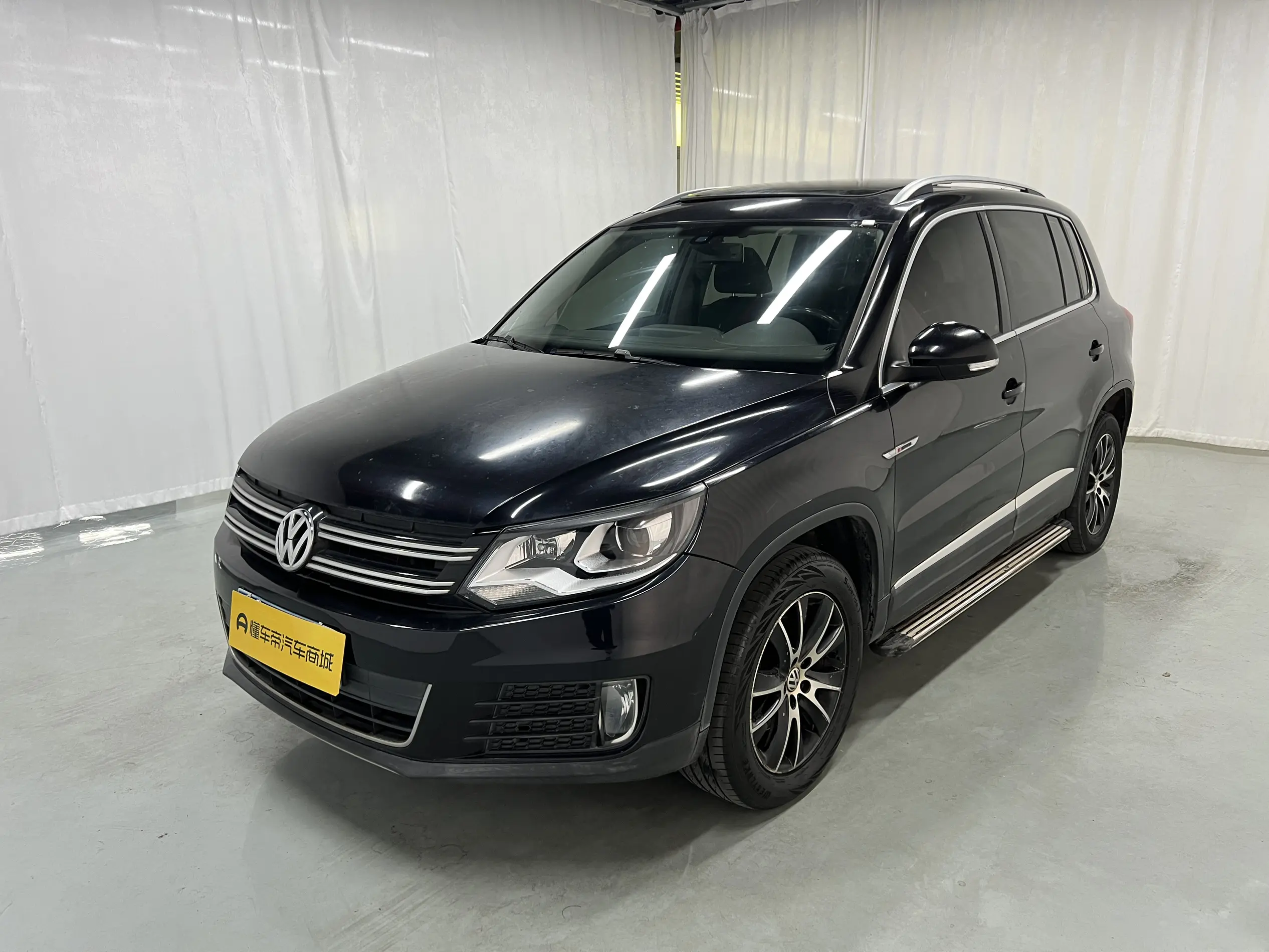 Volkswagen Tiguan (Tharu)