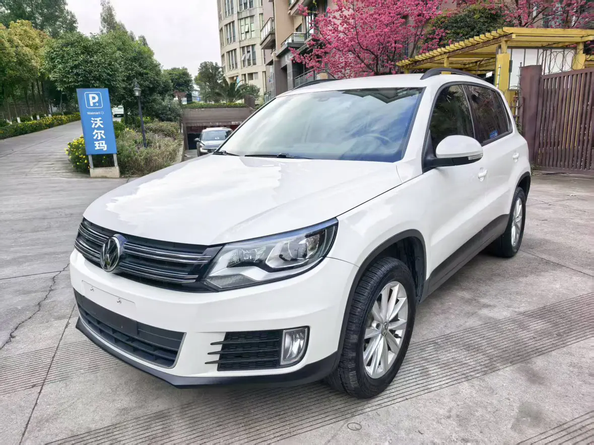Volkswagen Tiguan (Tharu)