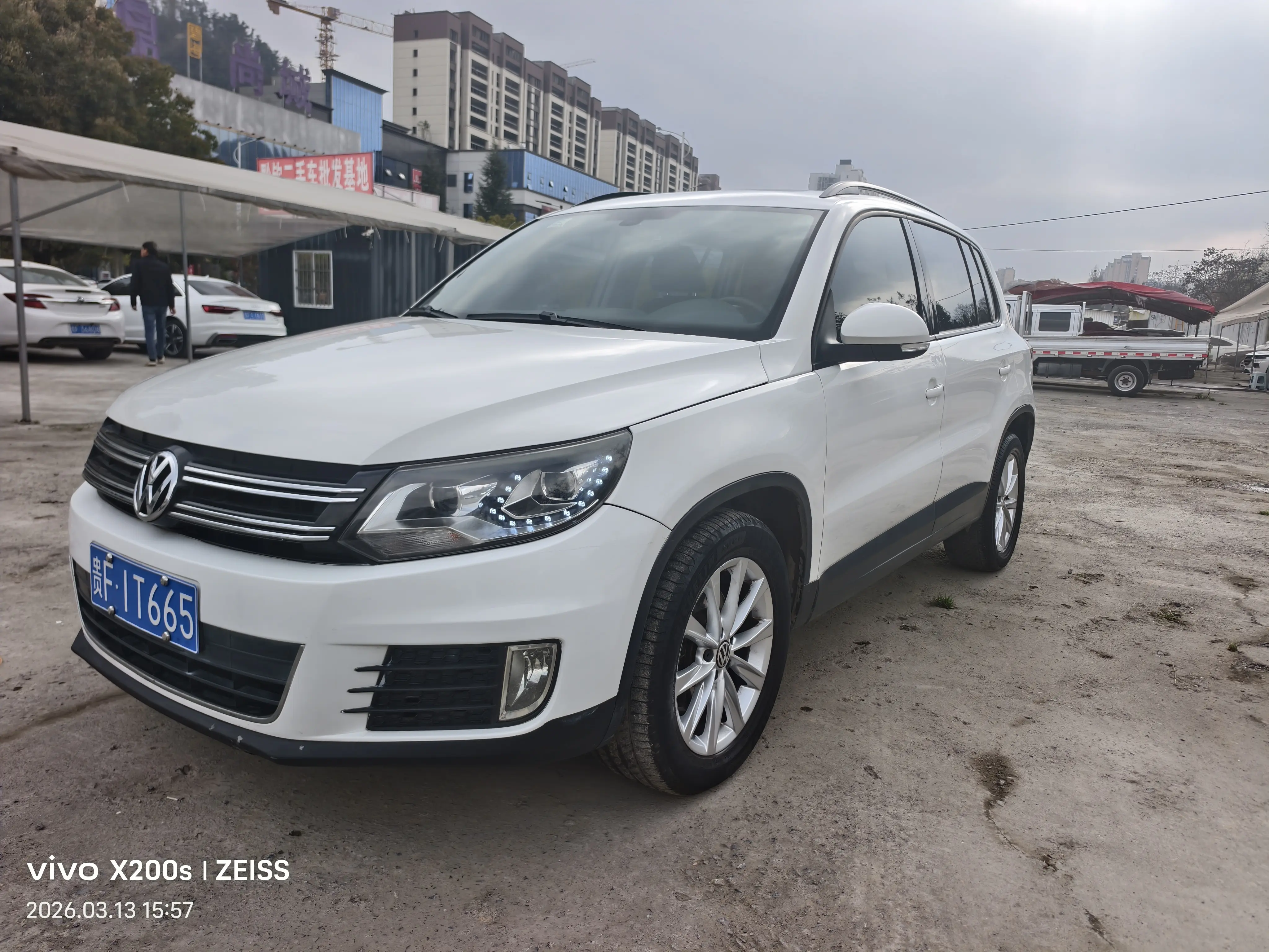 Volkswagen Tiguan (Tharu)